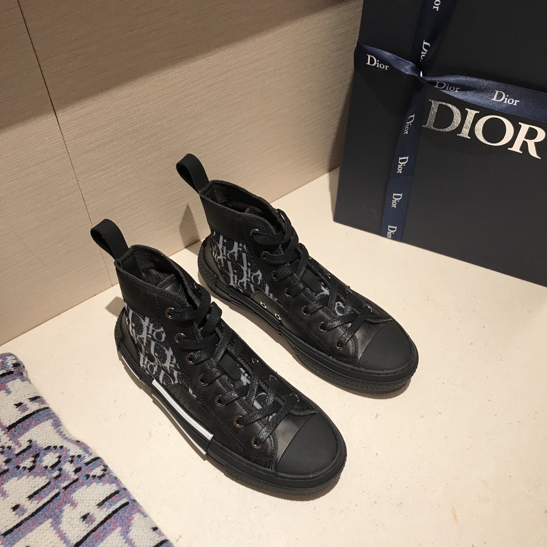 D*or sneakers 34