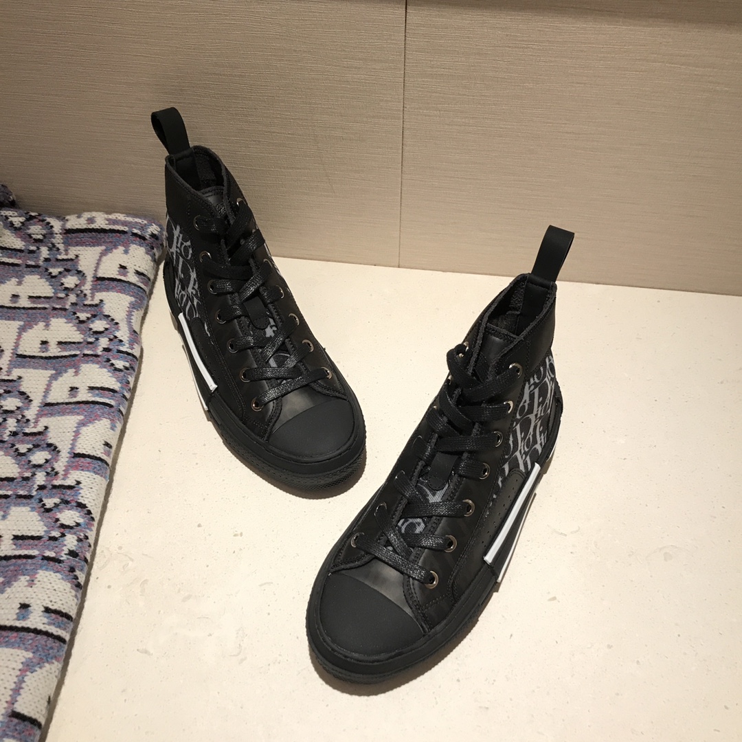 D*or sneakers 34