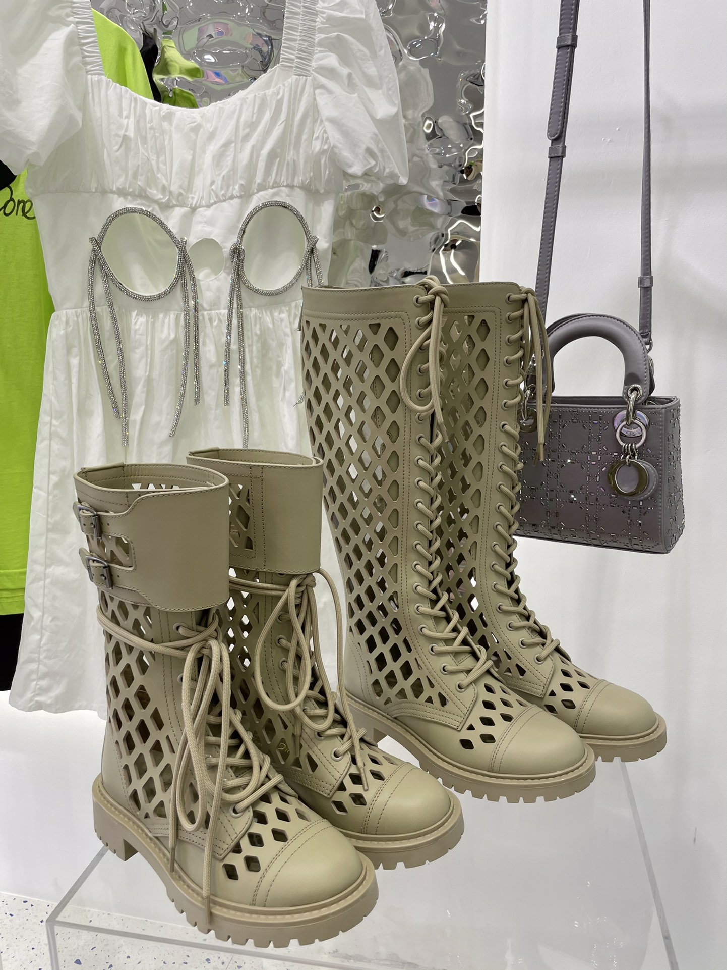 D*or boots 7