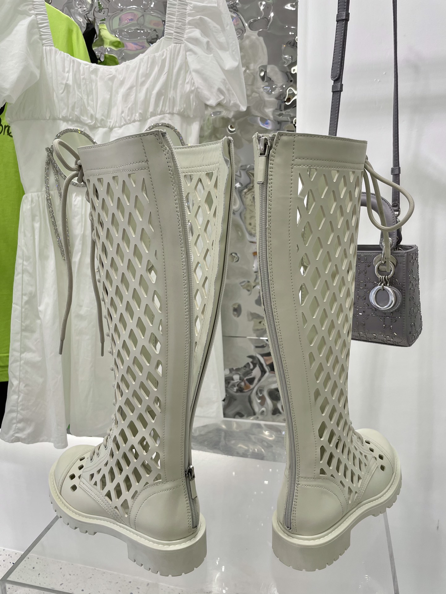 D*or boots 8