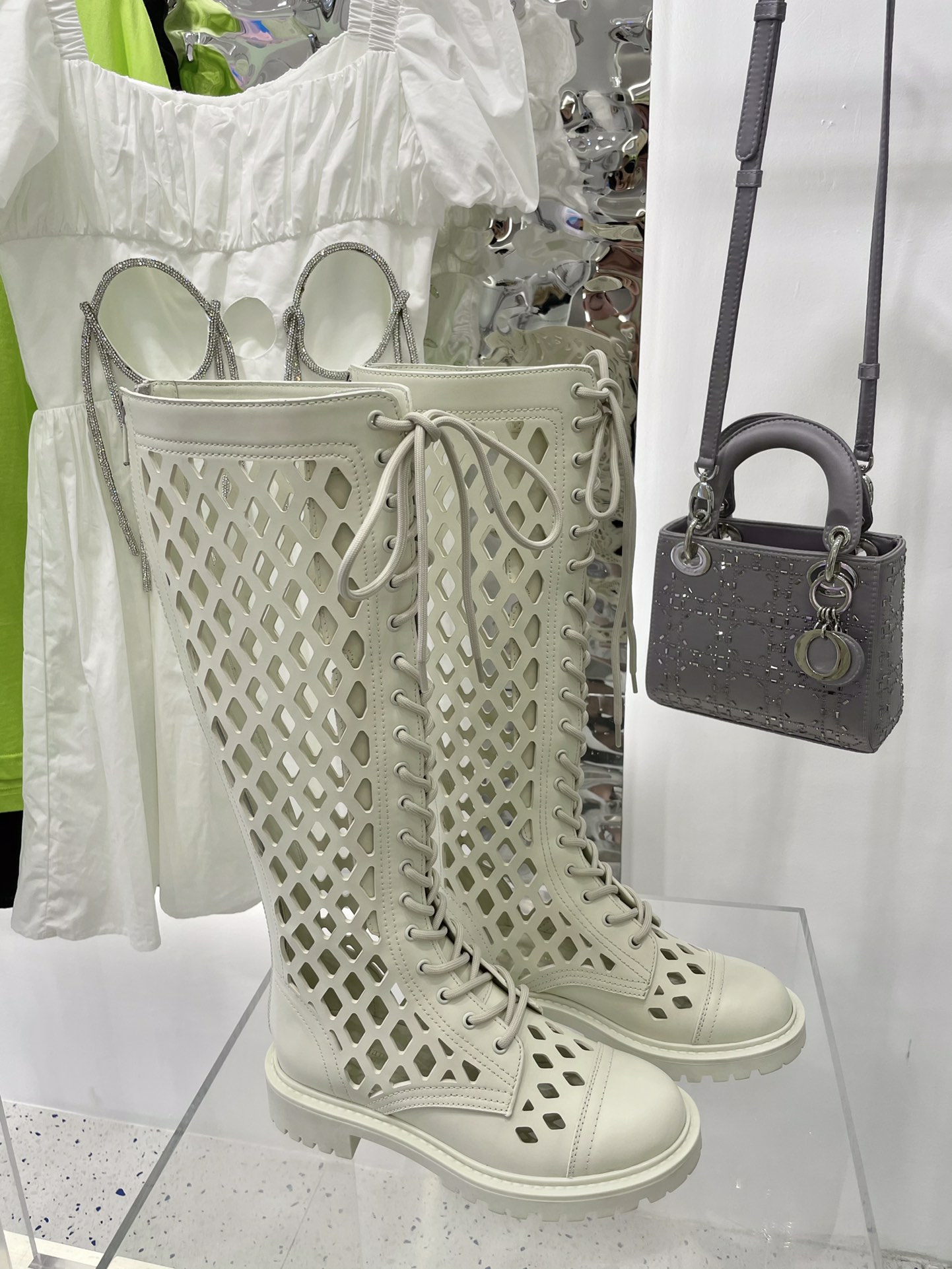 D*or boots 8