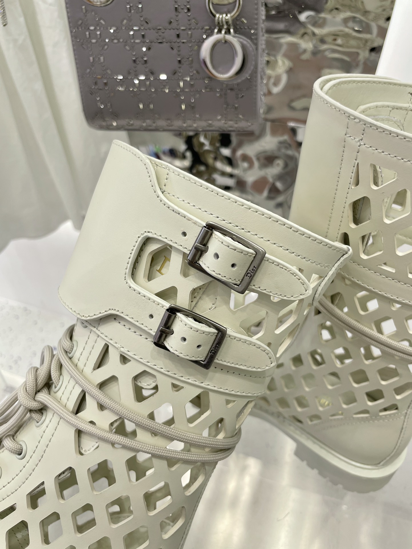 D*or boots 8