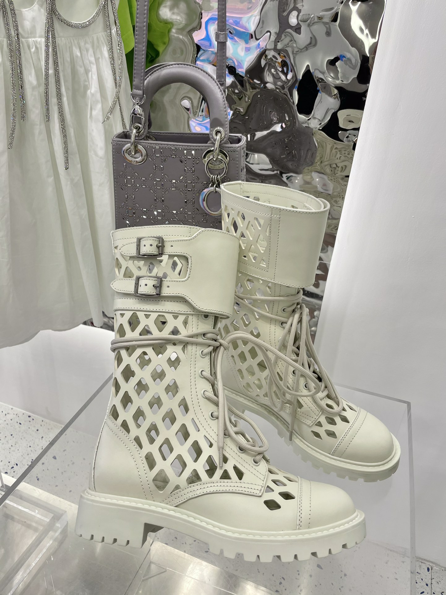 D*or boots 8
