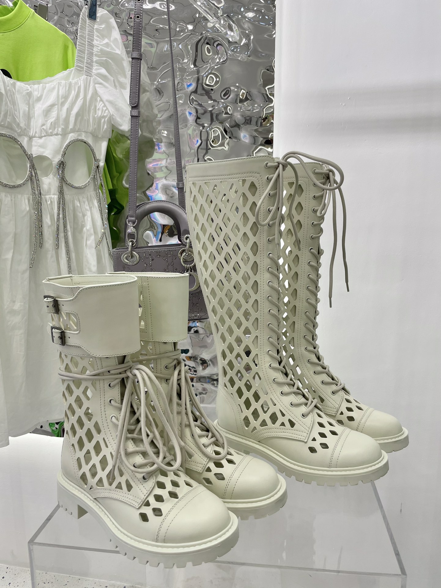 D*or boots 8