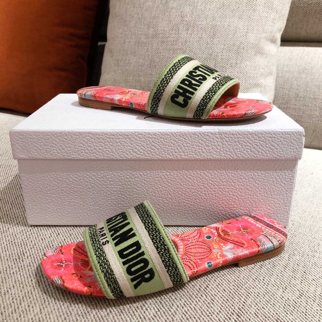 D*or slippers 20