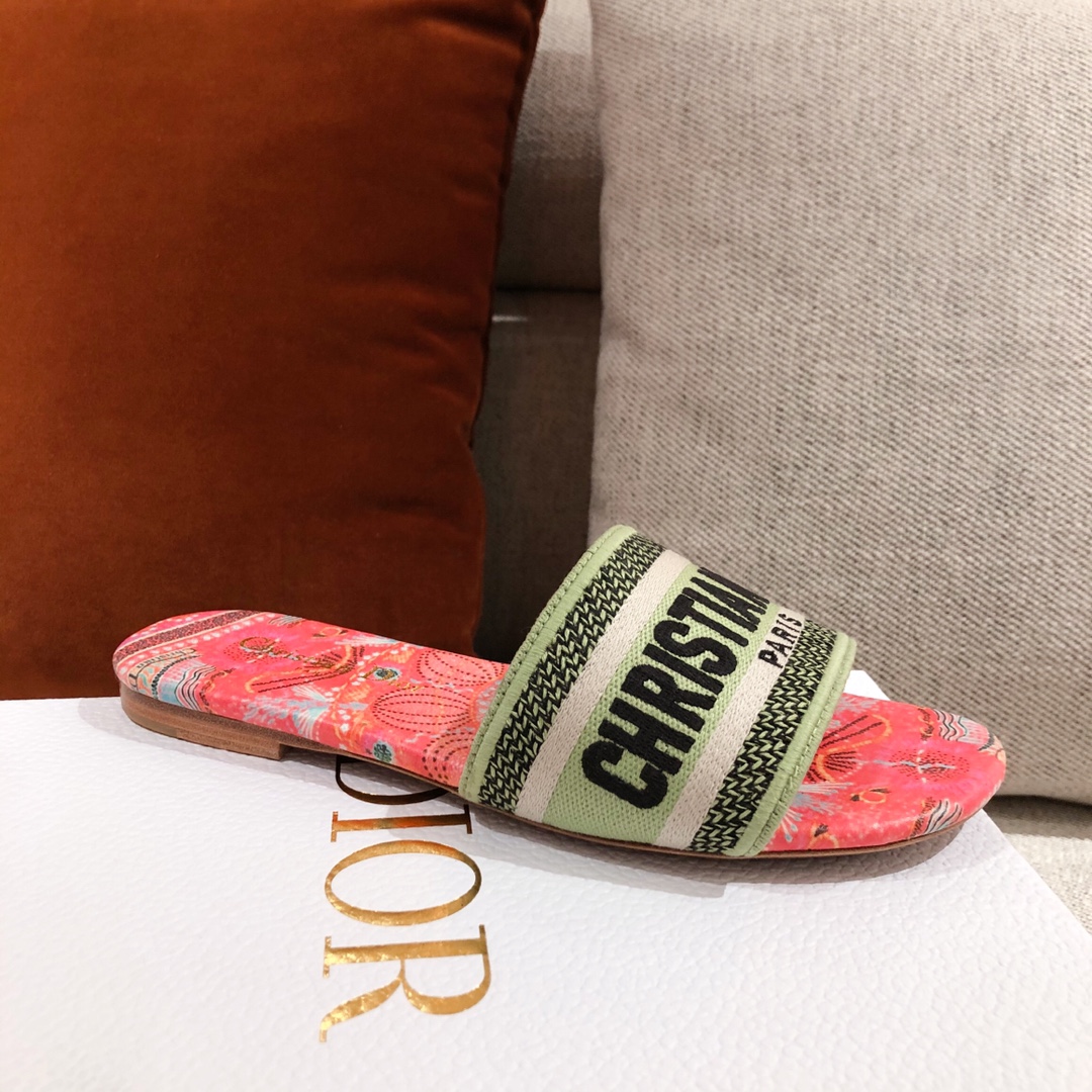 D*or slippers 20