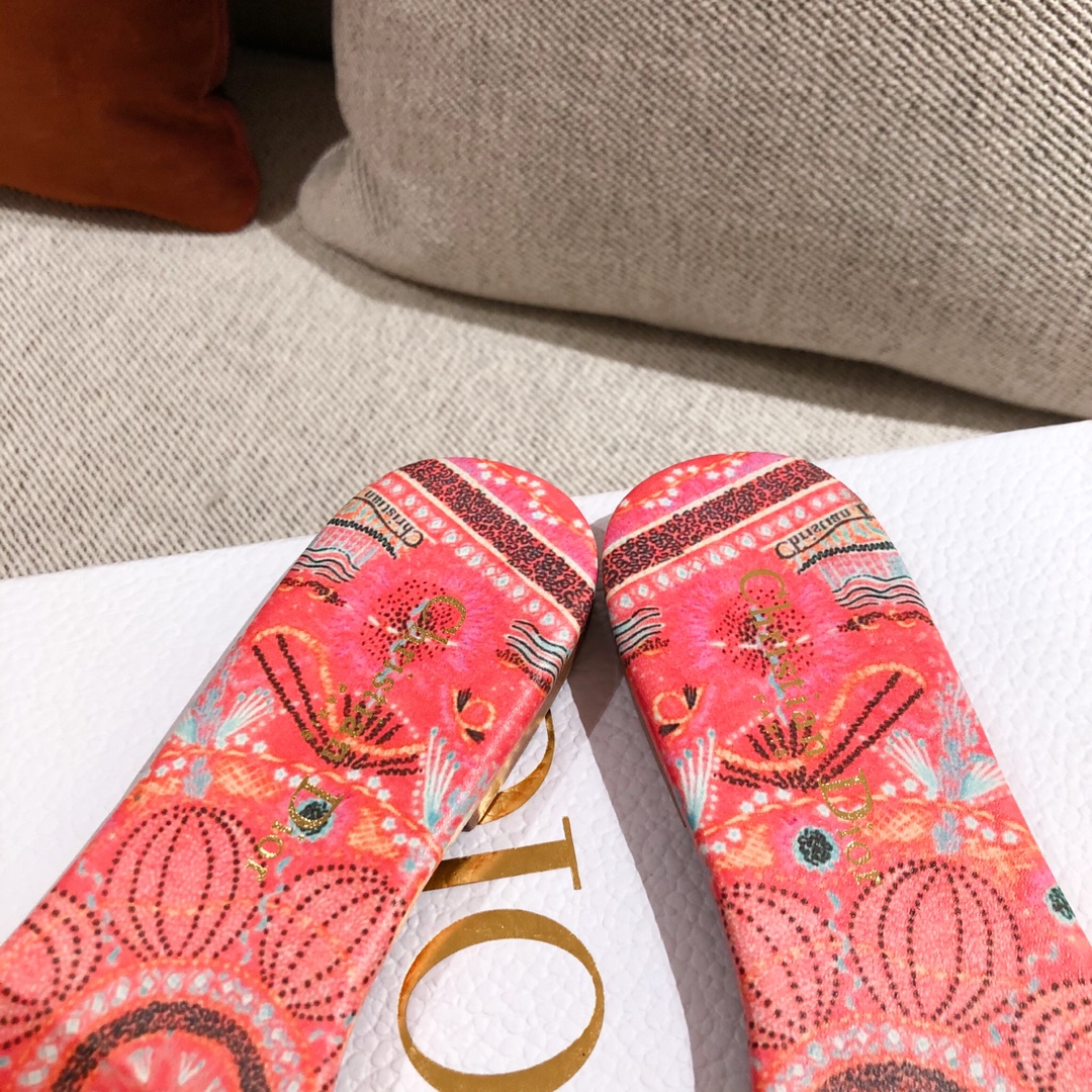 D*or slippers 20