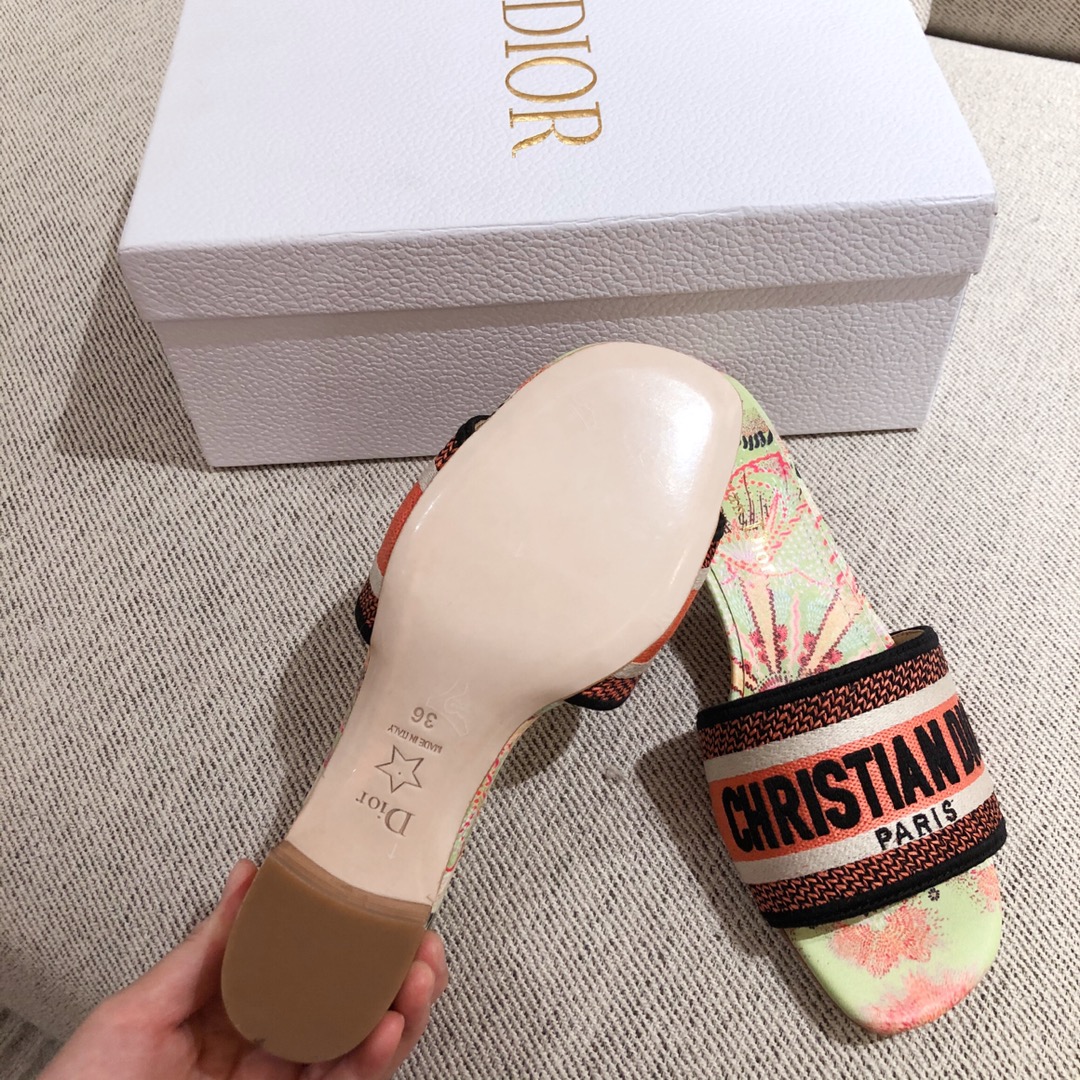 D*or slippers 24