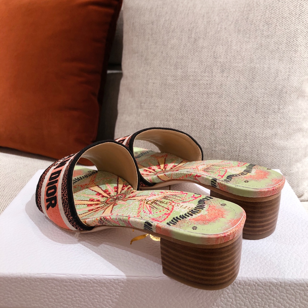 D*or slippers 24