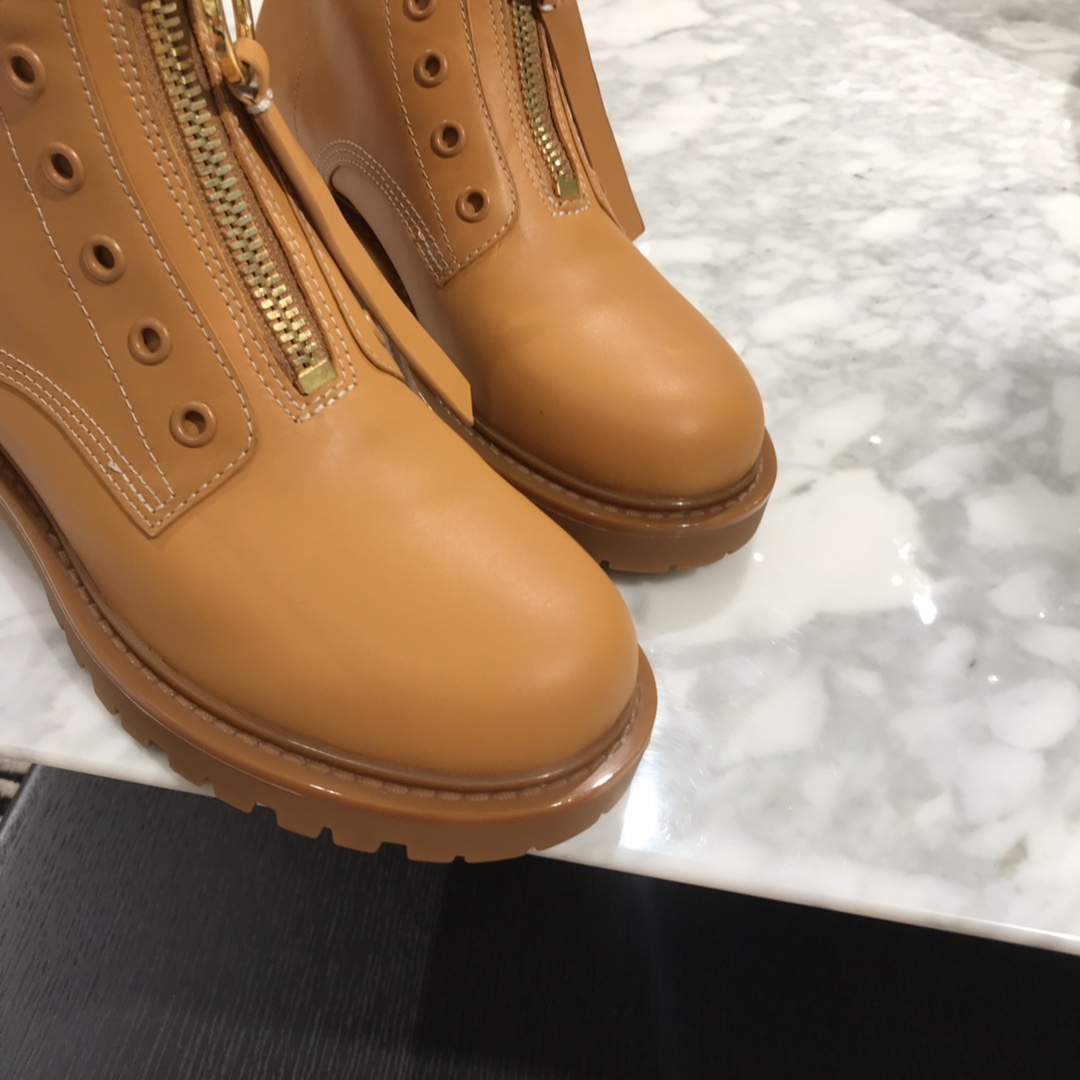 D*or boots 13