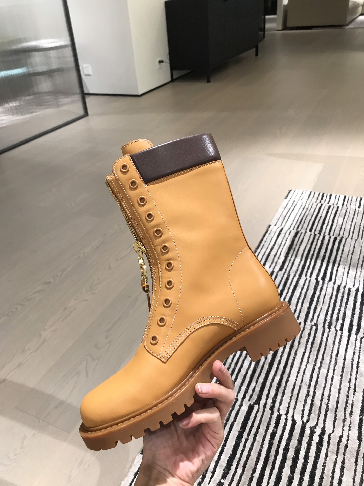D*or boots 13