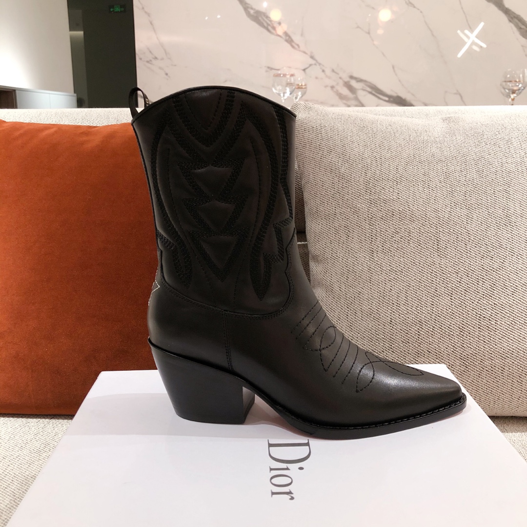D*or boots 24