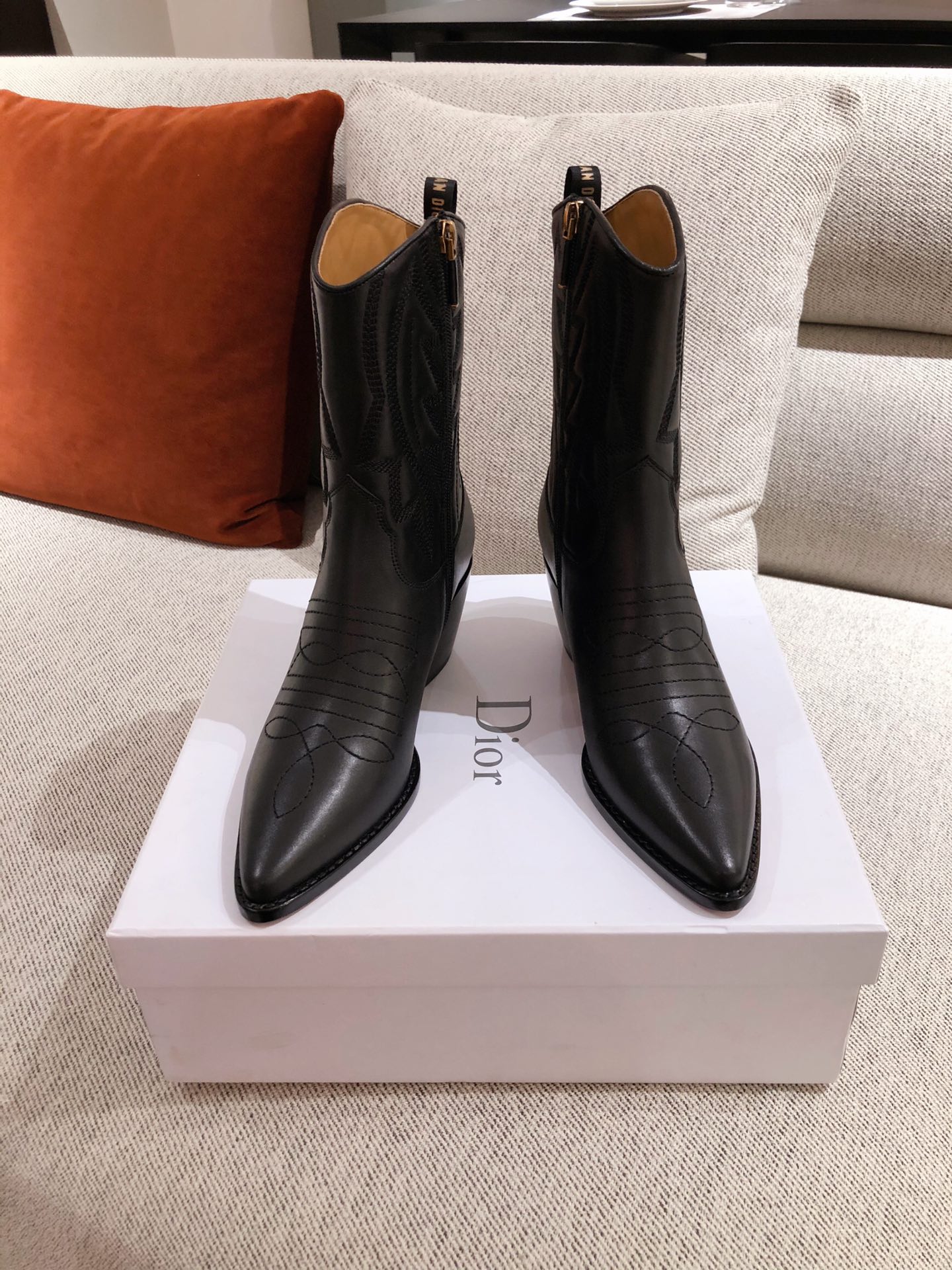 D*or boots 24