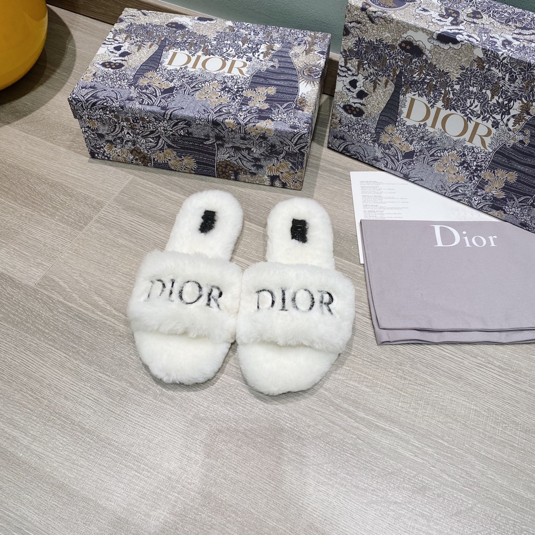 D*or slippers 26