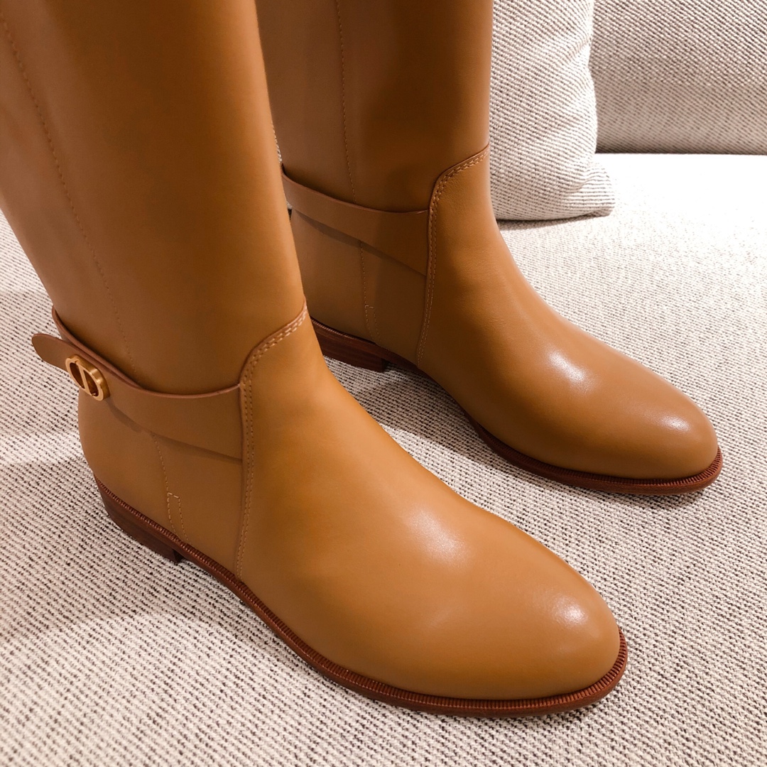 D*or boots 25