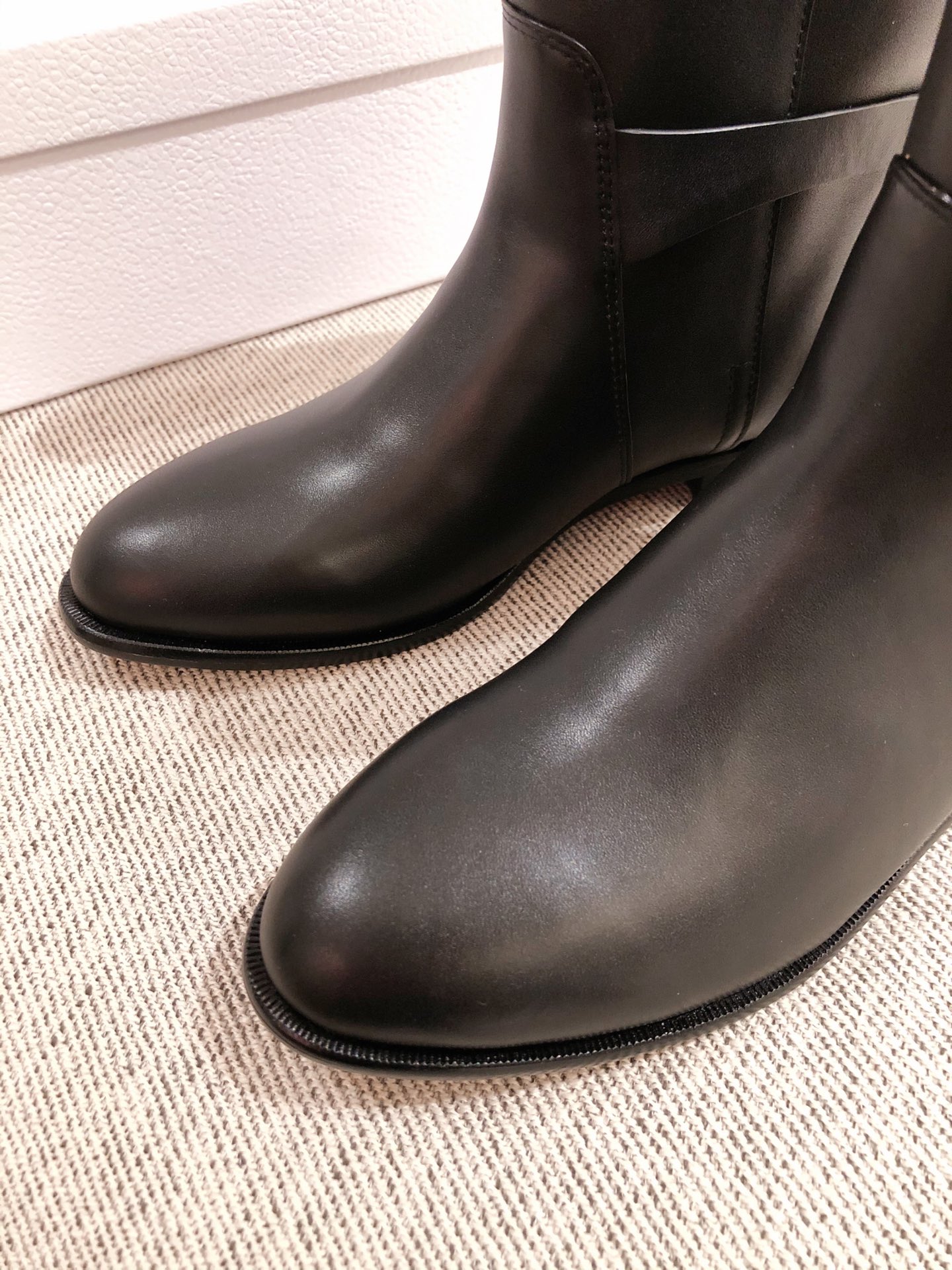D*or boots 28