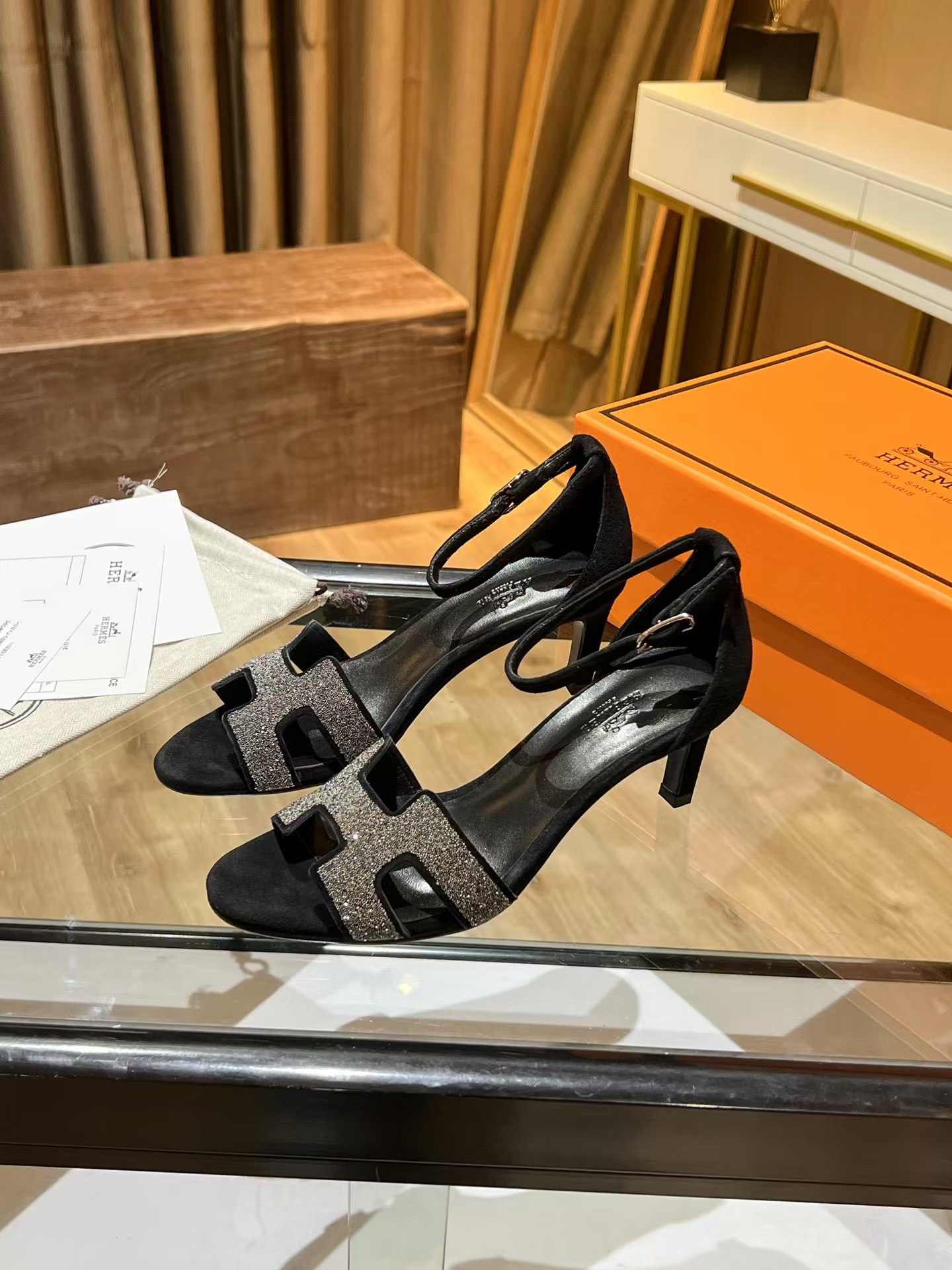 Hermès Classic Simple Sandal