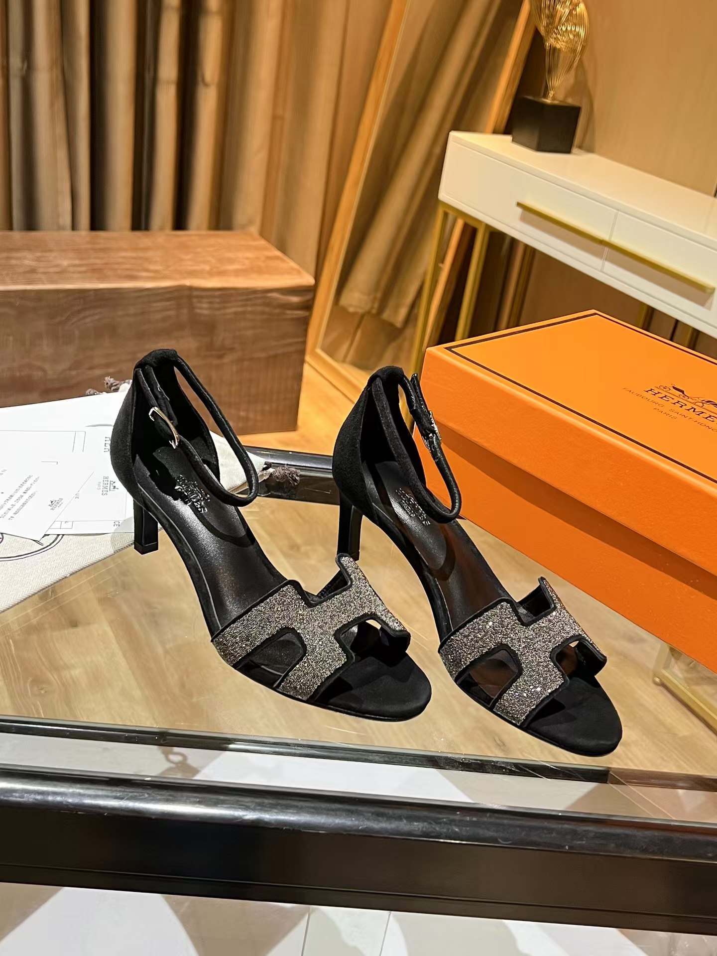 Hermès Classic Simple Sandal