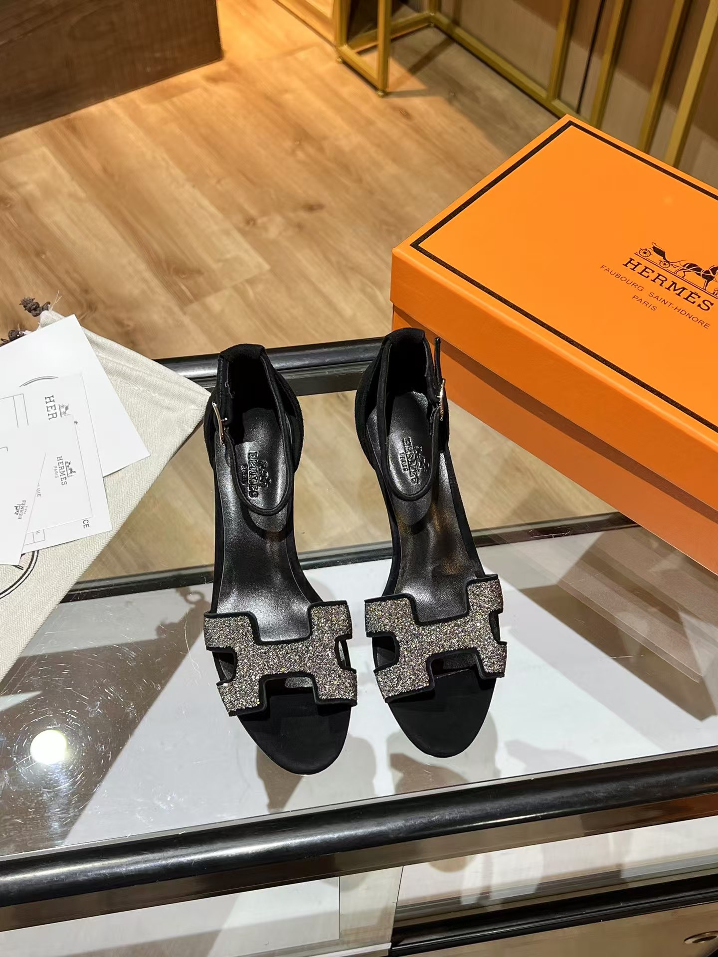 Hermès Classic Simple Sandal