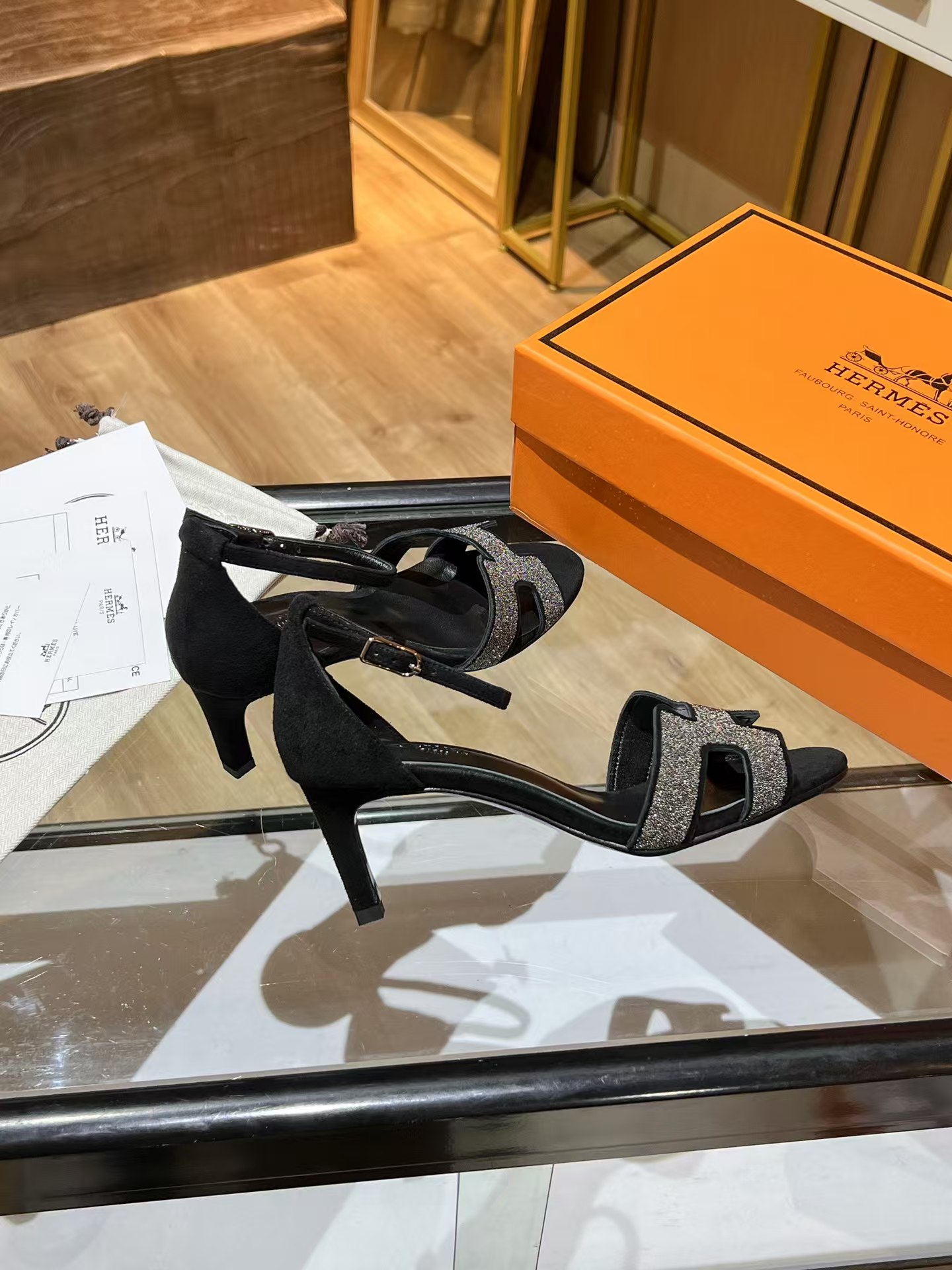 Hermès Classic Simple Sandal