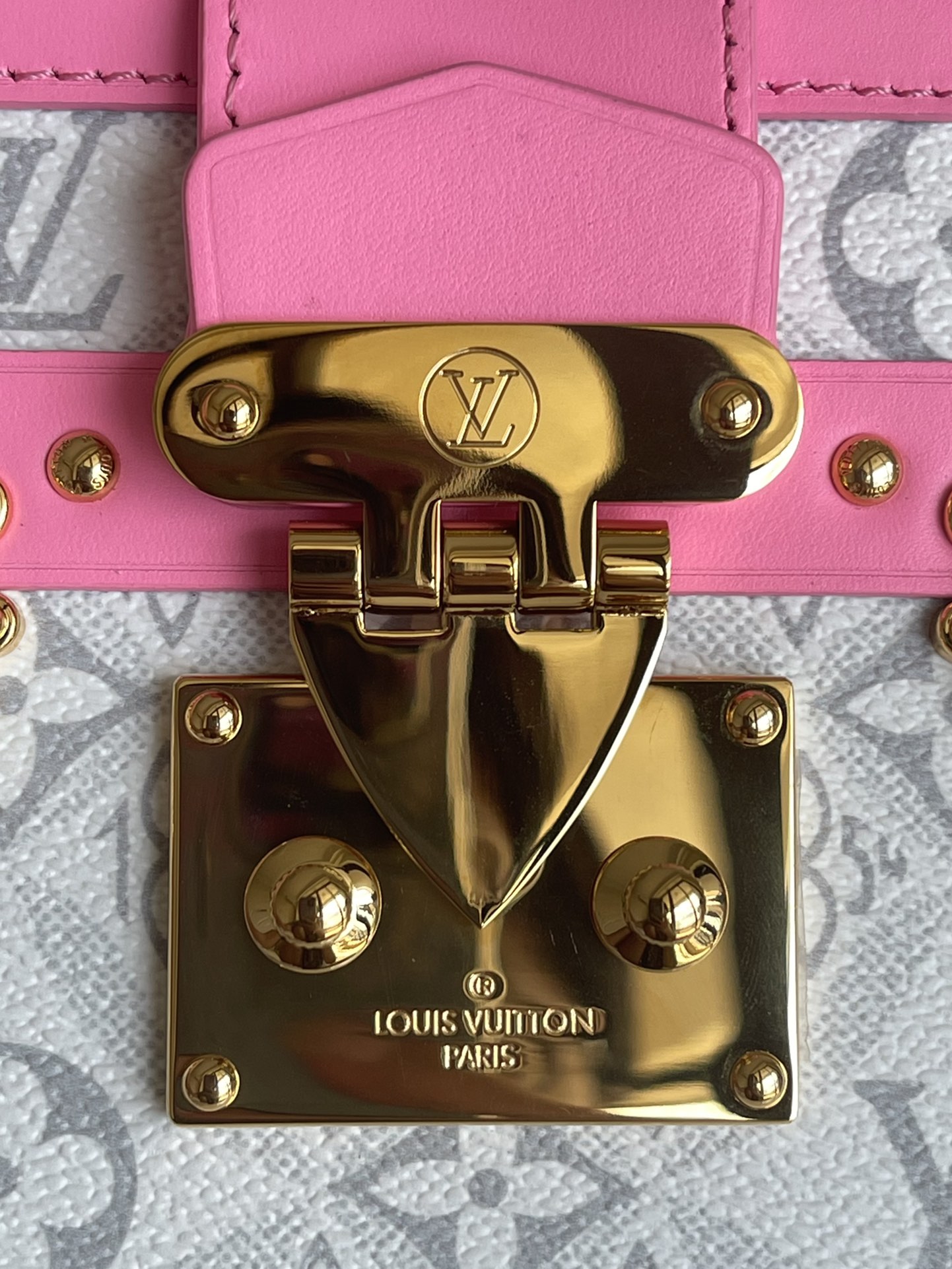l**is V*t*n lv petite malle shoulder bag