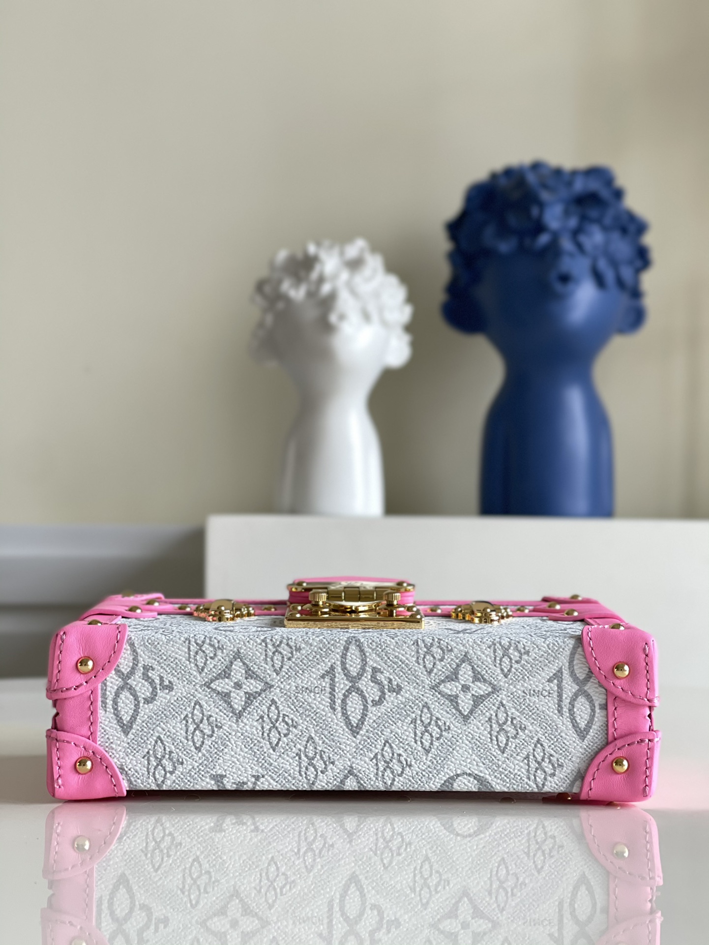 l**is V*t*n lv petite malle shoulder bag