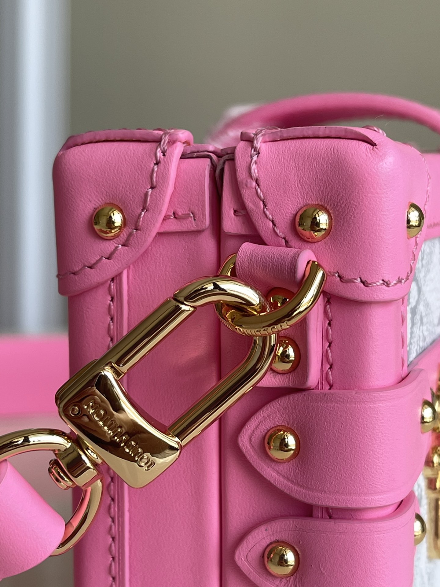 l**is V*t*n lv petite malle shoulder bag