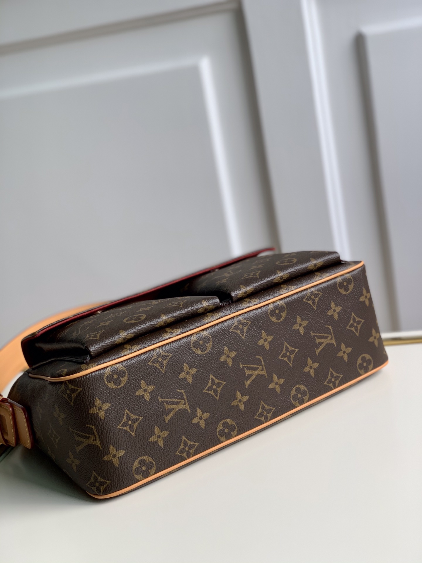 l**is V*t*n vintage monogram canvas large shoulder bag