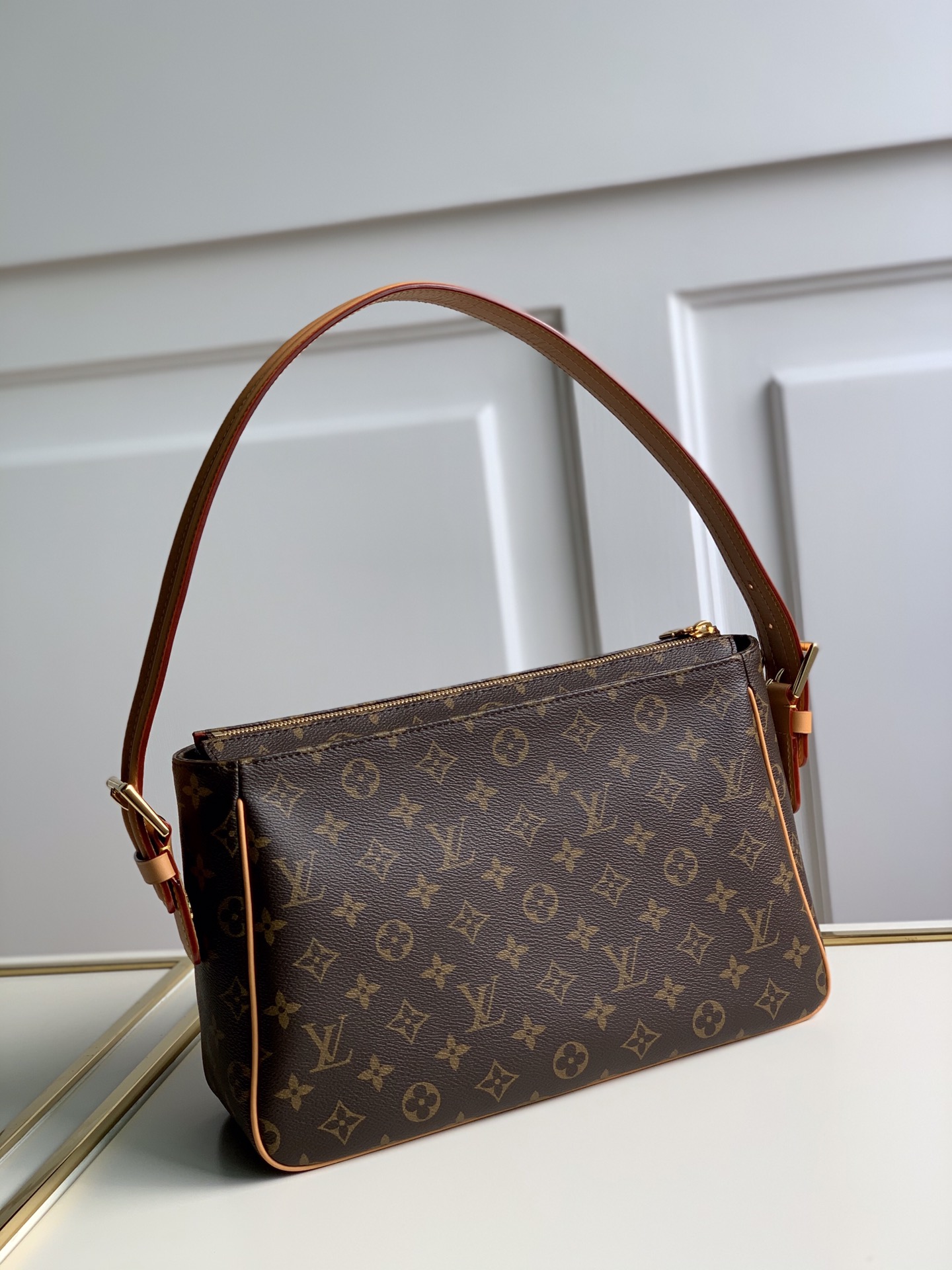 l**is V*t*n vintage monogram canvas large shoulder bag