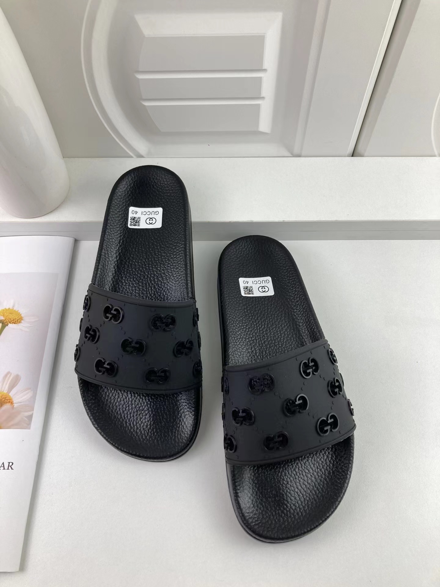 G*u*i pool slides