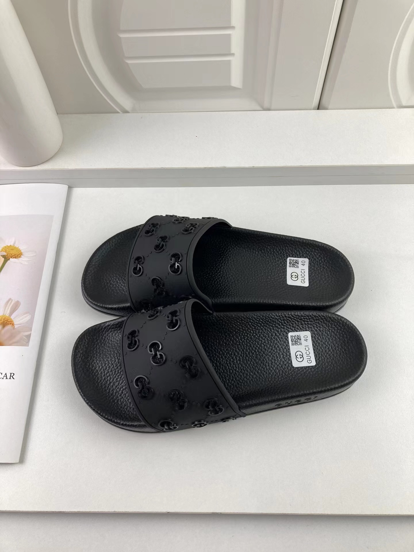 G*u*i pool slides