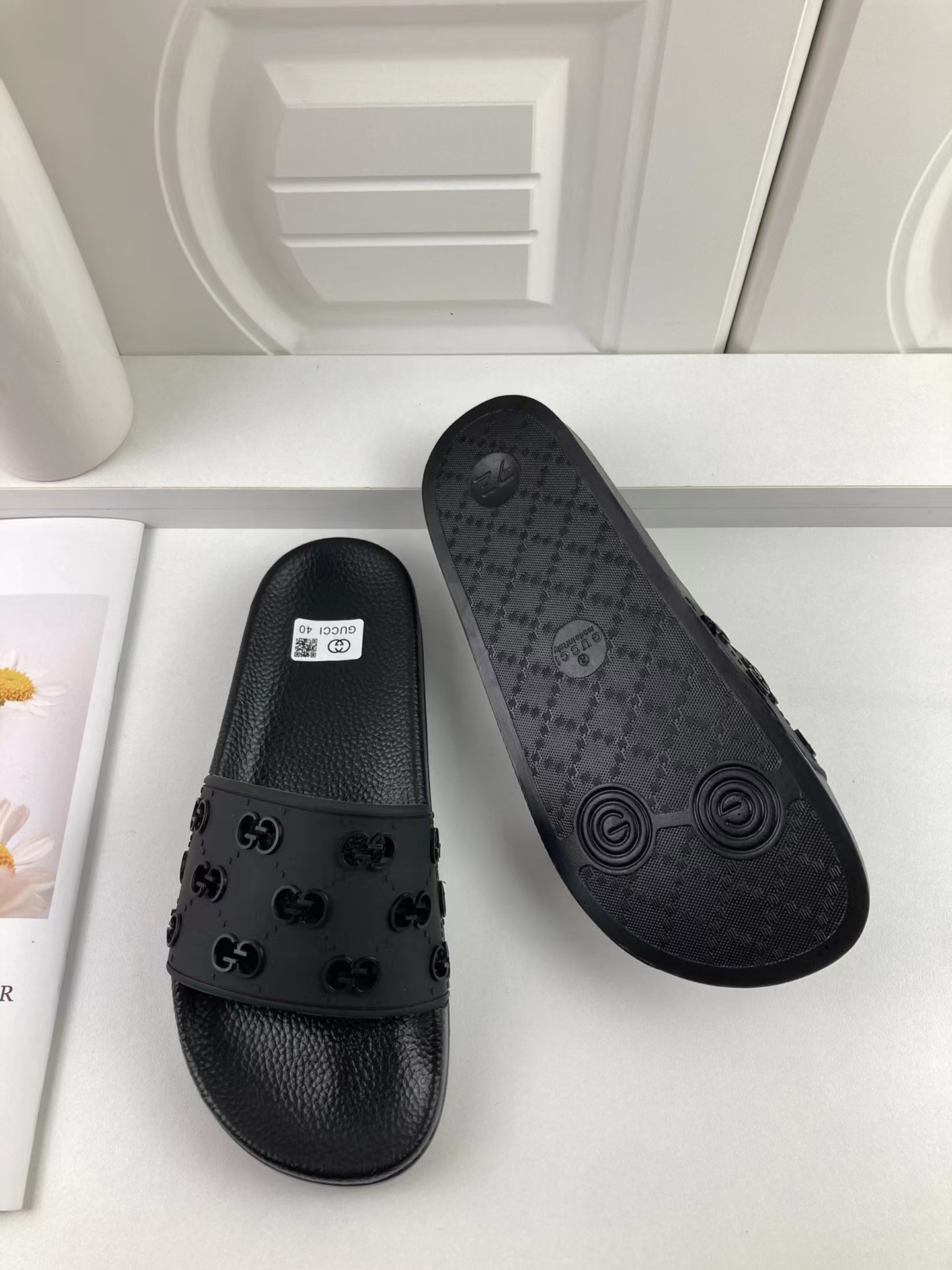 G*u*i pool slides