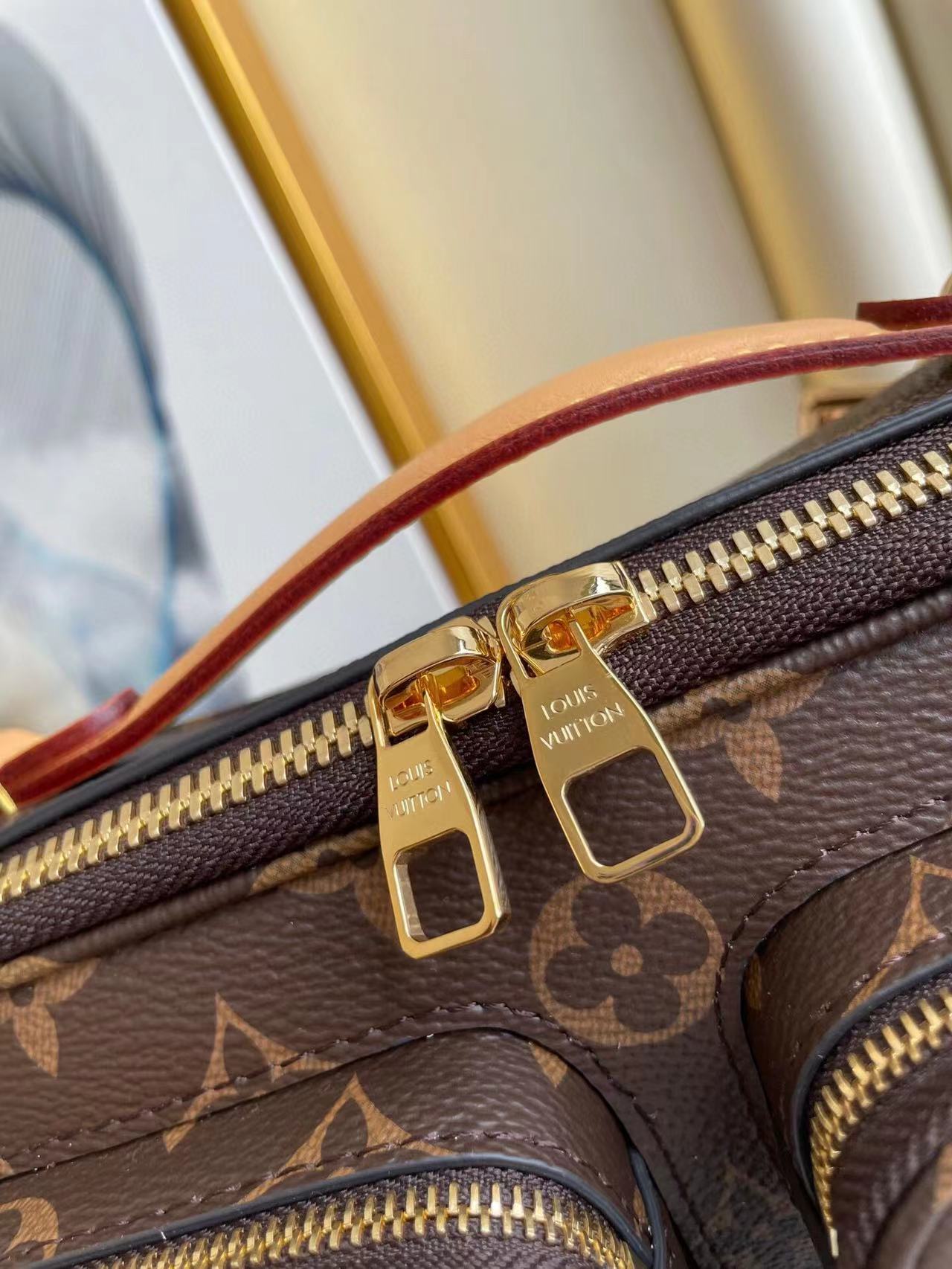 UTILITY CROSSBODY