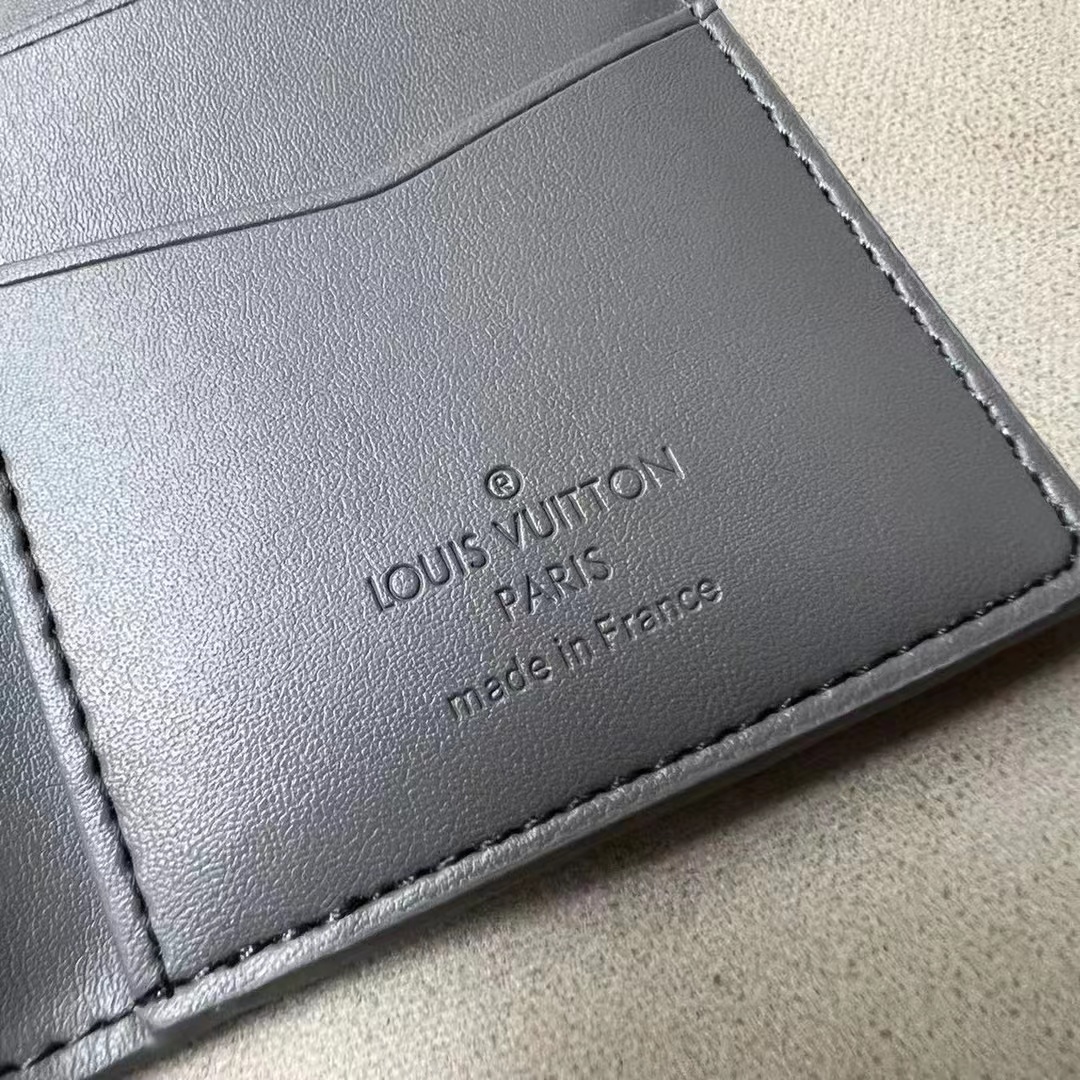 l**is V*t*n small wallets for men