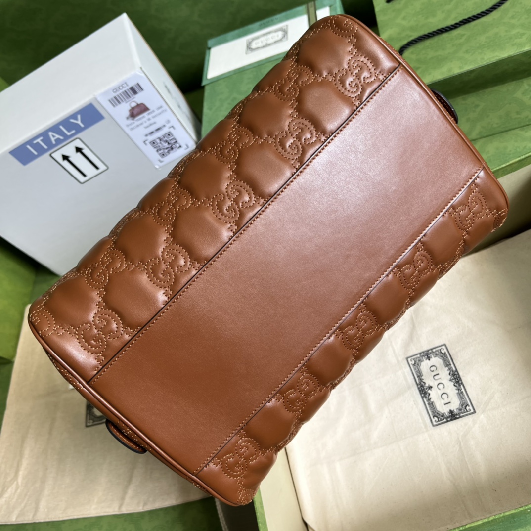 GG Matelassé leather medium bag