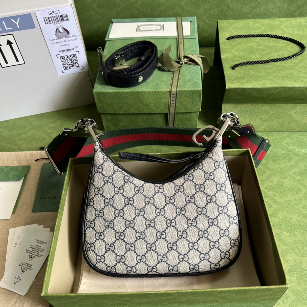 G*u*i attache small shoulder bag