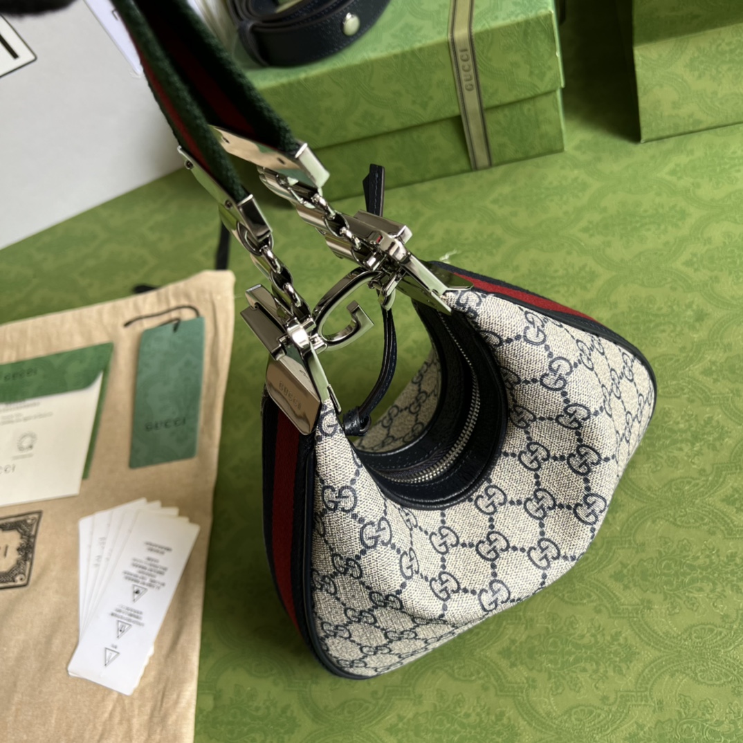 G*u*i attache small shoulder bag