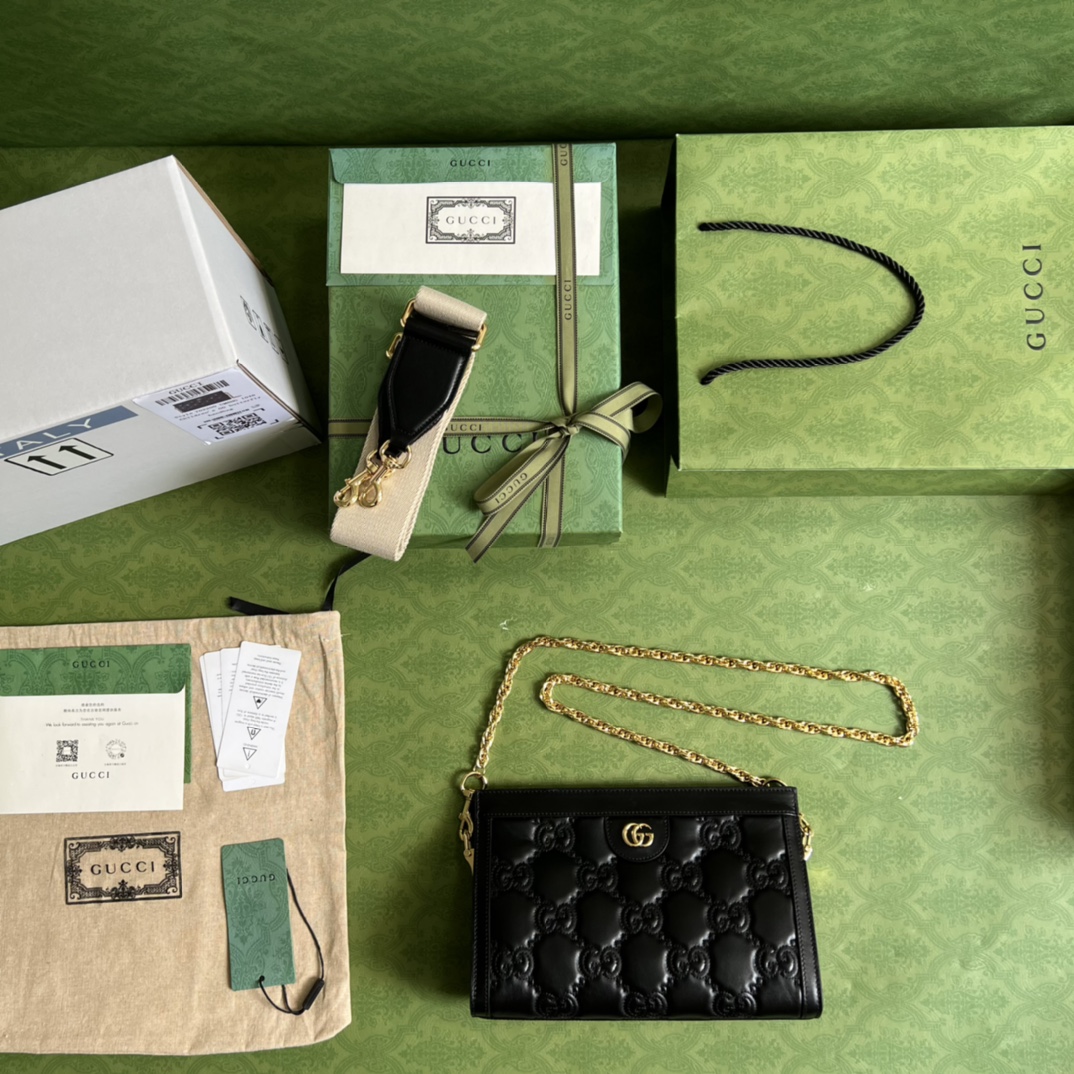 GG Matelassé leather small bag