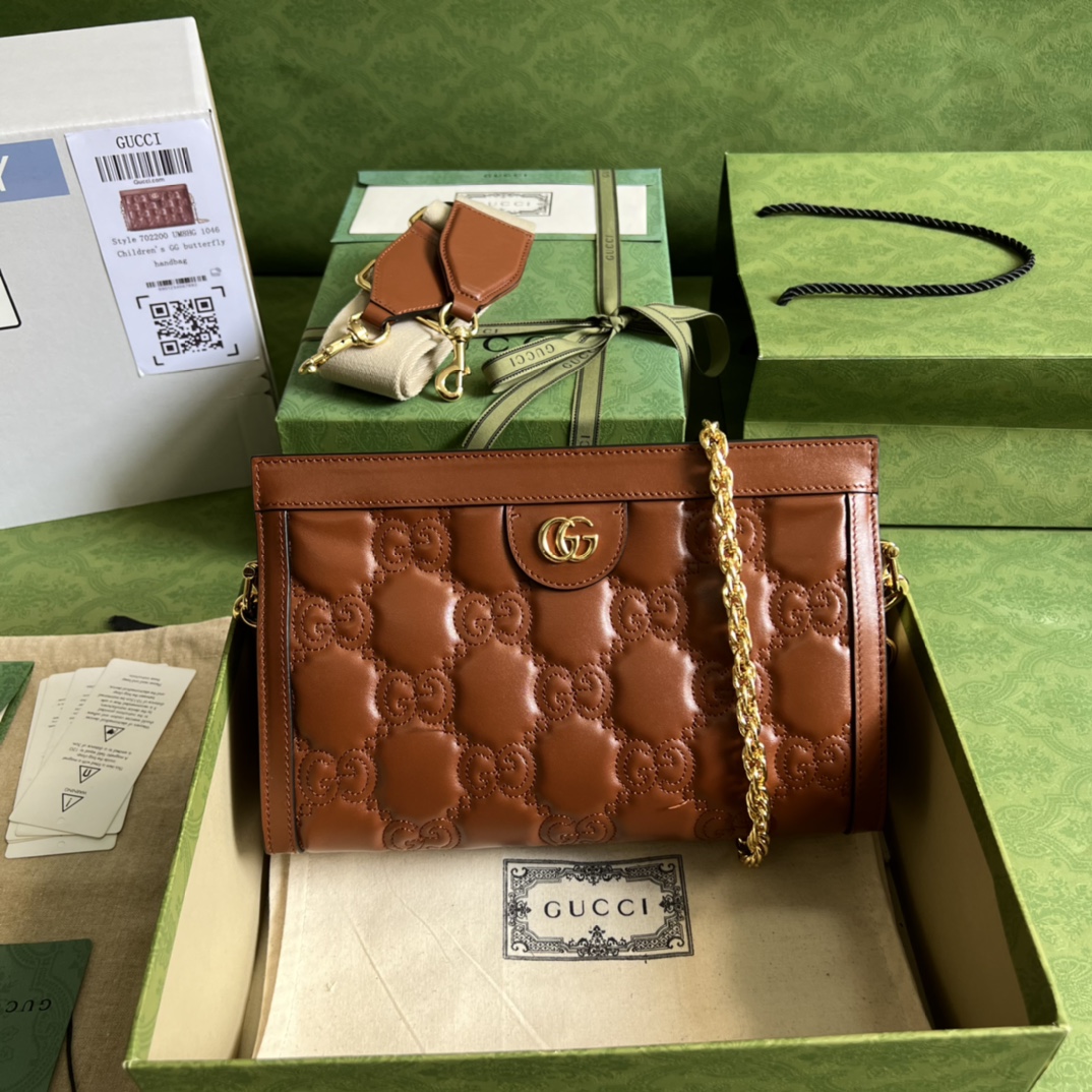 GG Matelassé leather small bag