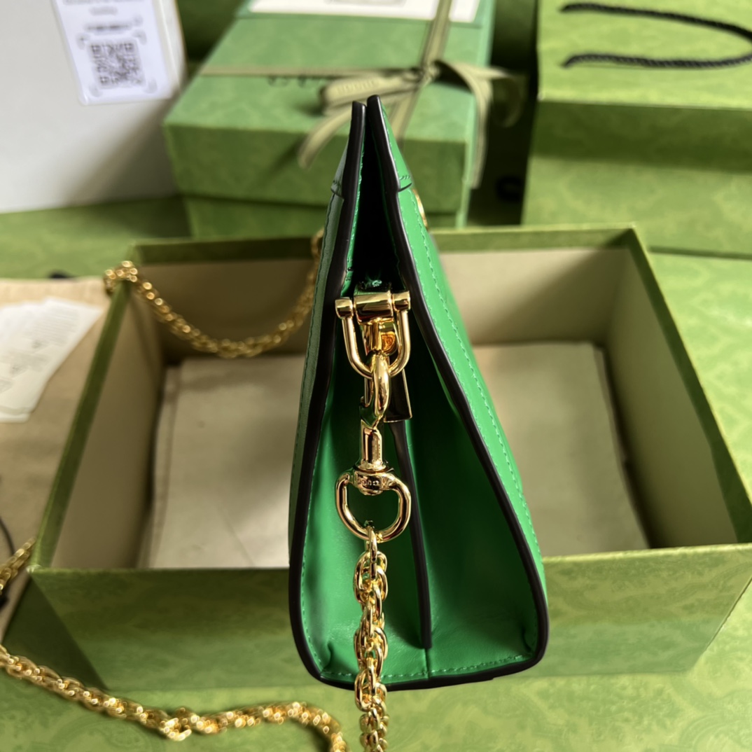 GG Matelassé leather small bag