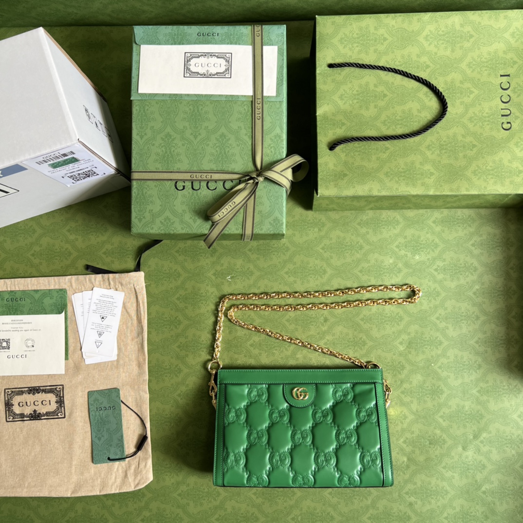 GG Matelassé leather small bag