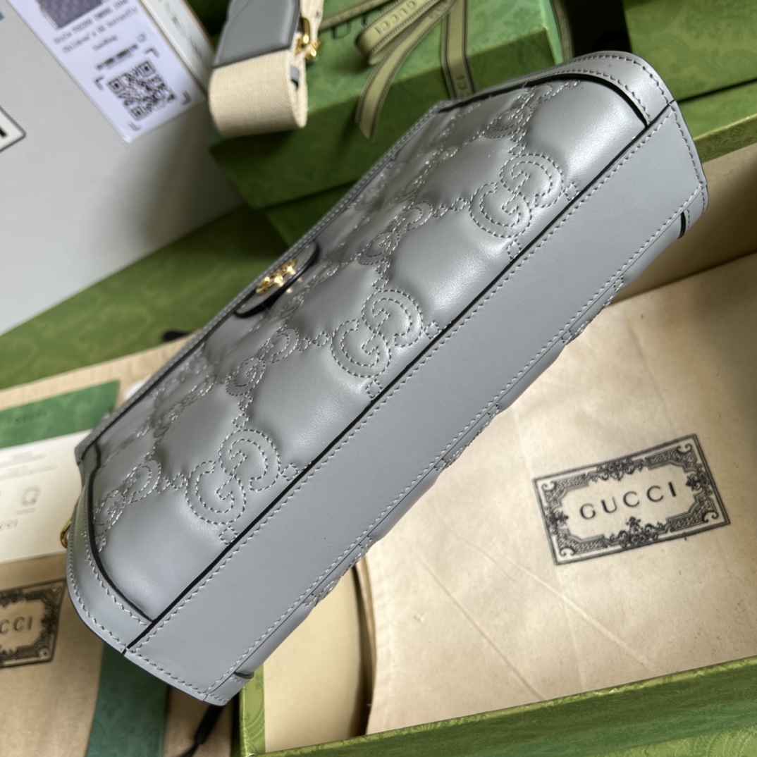 GG Matelassé leather small bag
