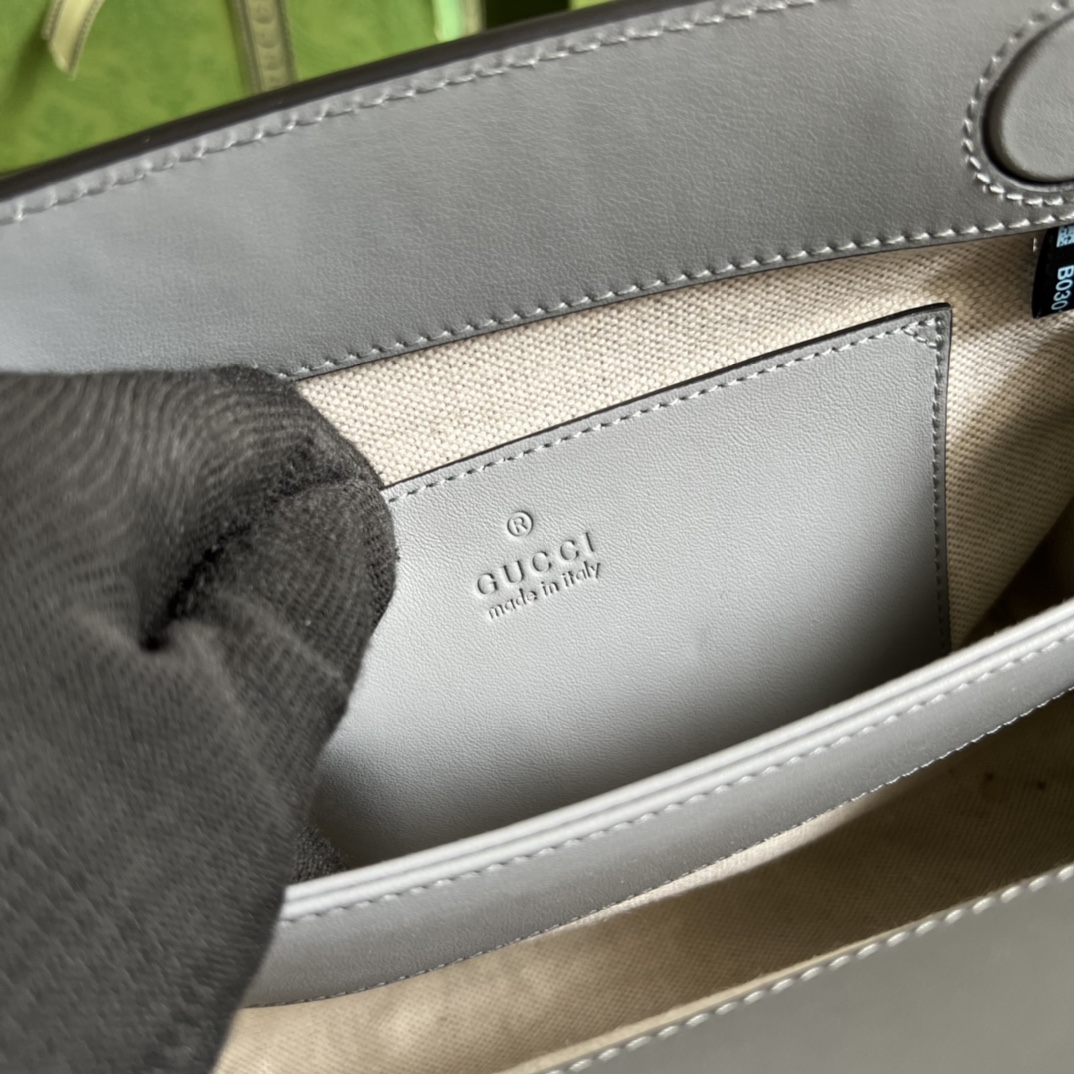 GG Matelassé leather small bag