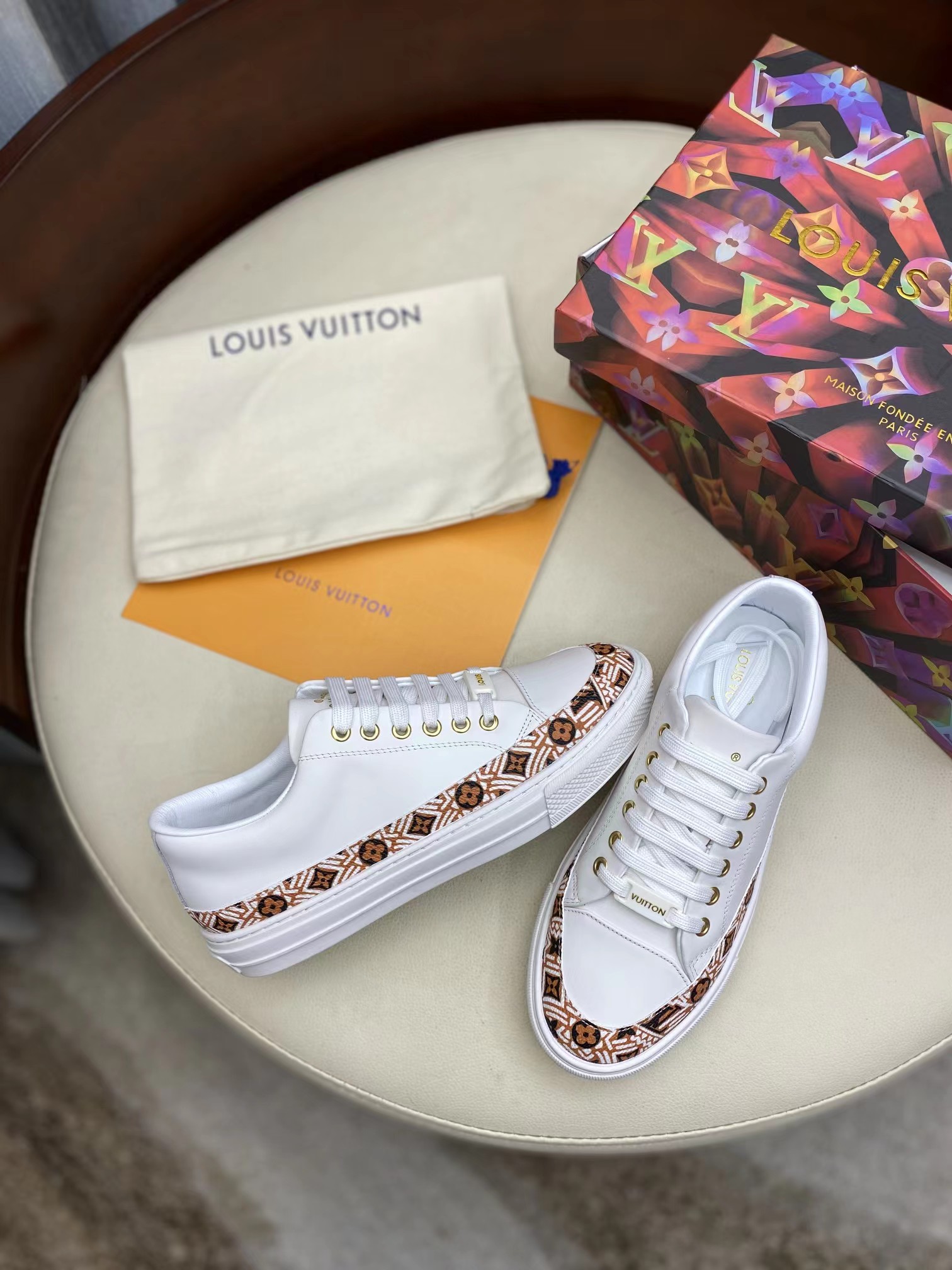 l**is V*t*n flat bottom shoes