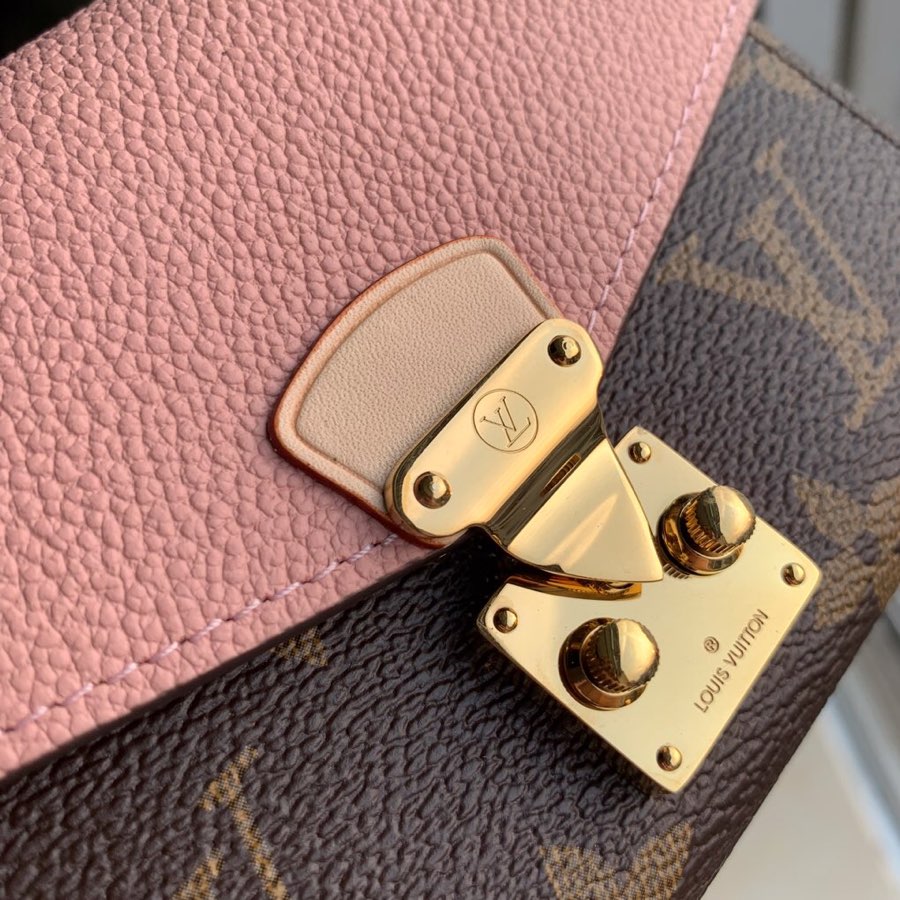 l**is V*t*n monogram wallet credit card holder
