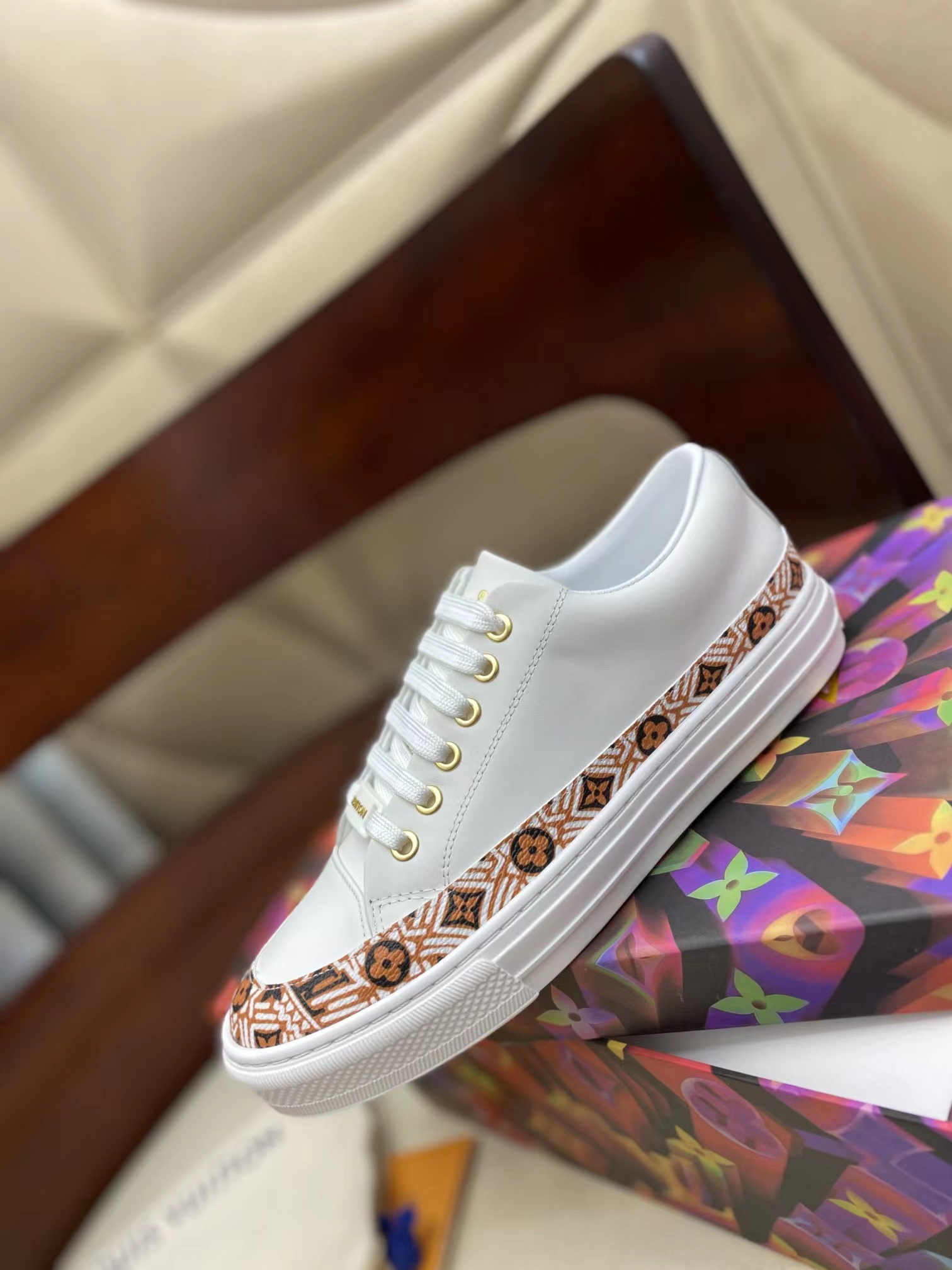 l**is V*t*n flat bottom shoes