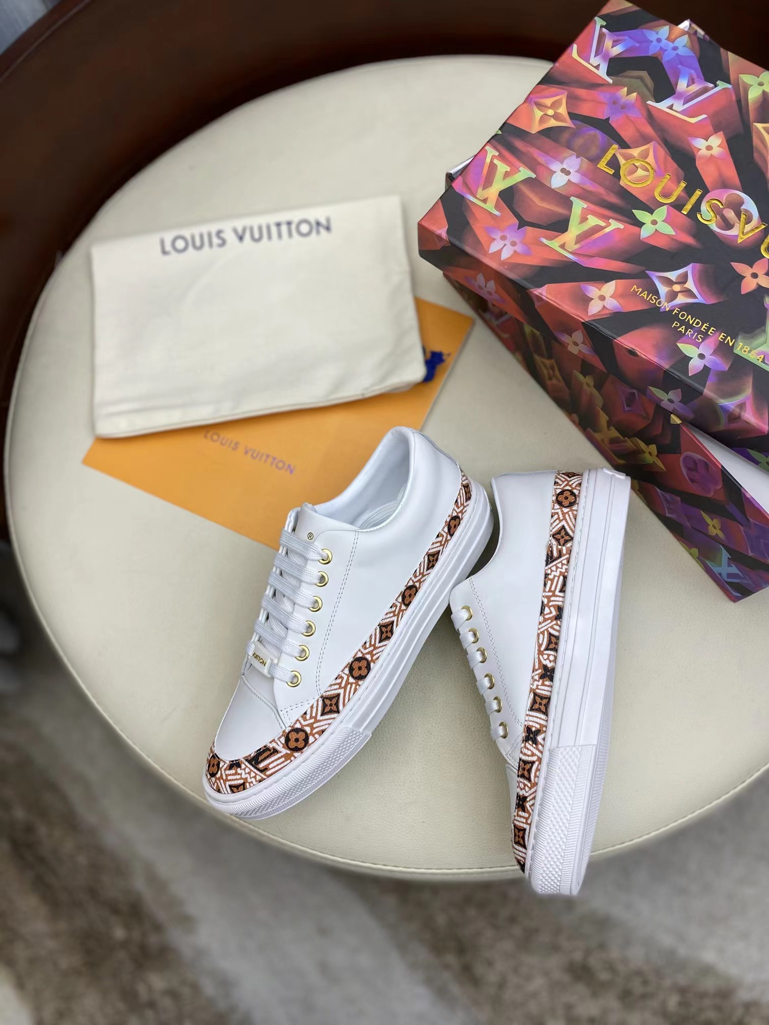 l**is V*t*n flat bottom shoes