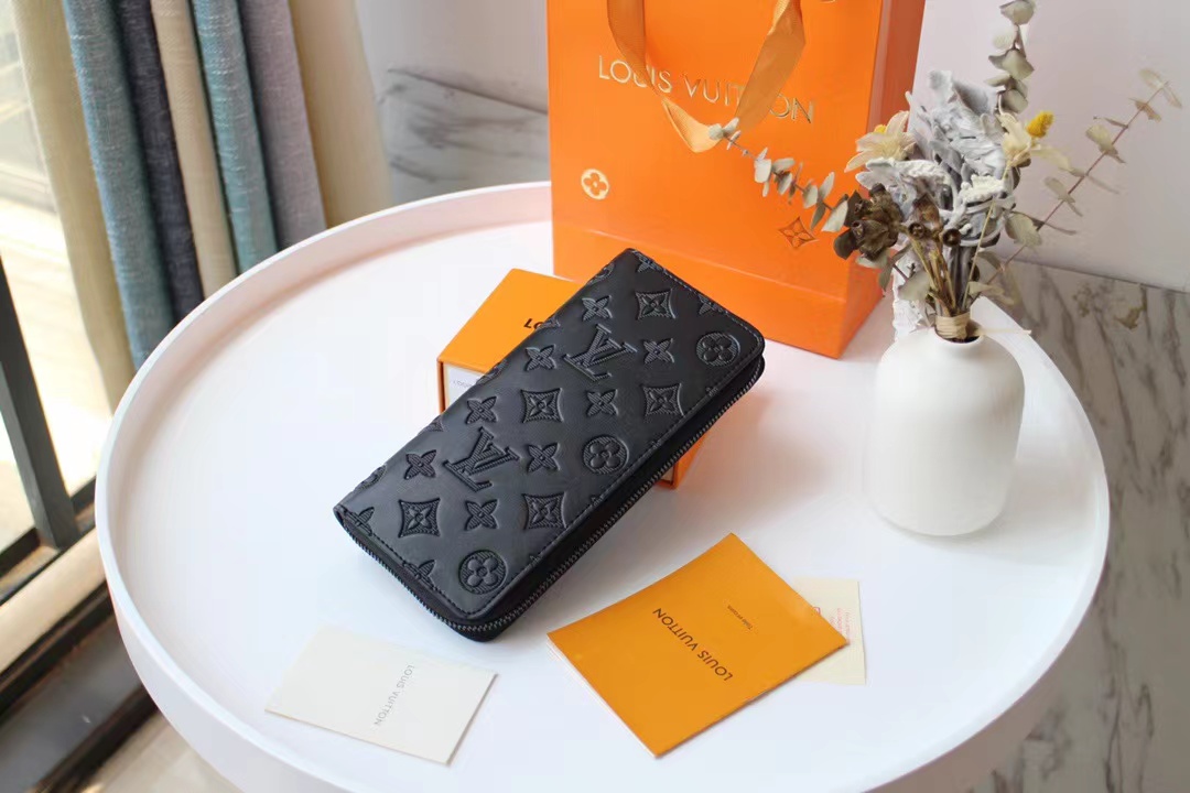 l**is V*t*n wallet zippy wallet