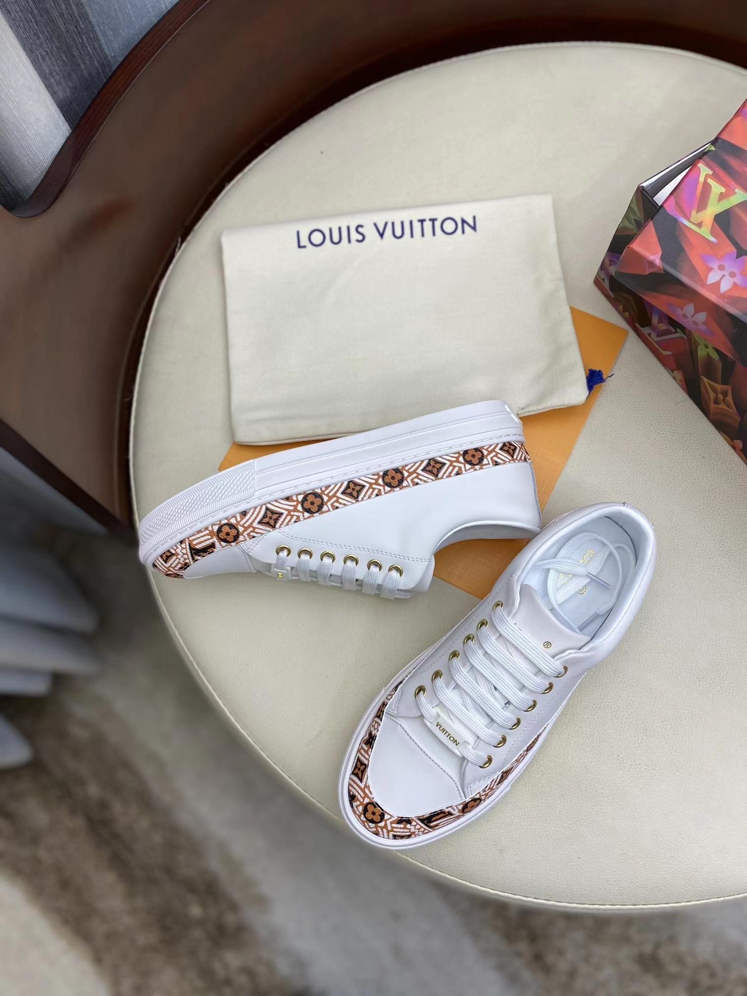 l**is V*t*n flat bottom shoes