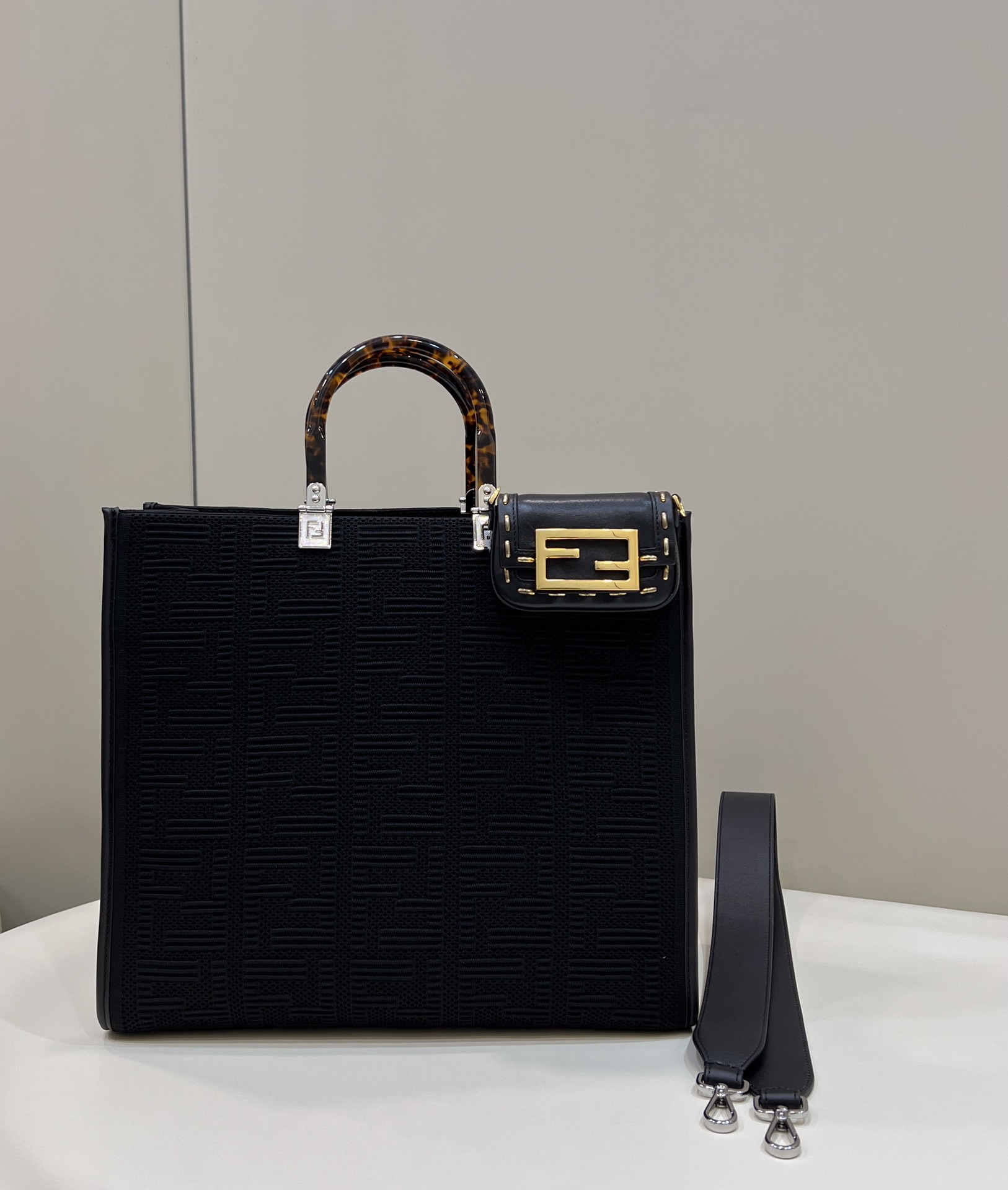 F**di sunshine tote